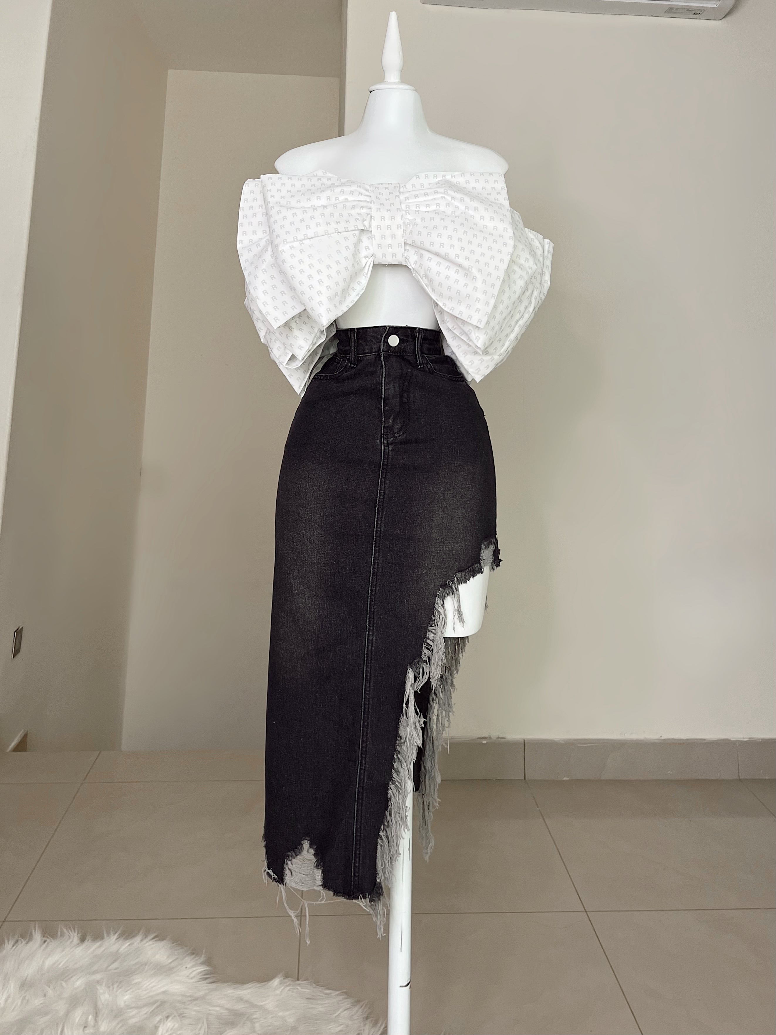 BLUSA BLANCA MOÑO