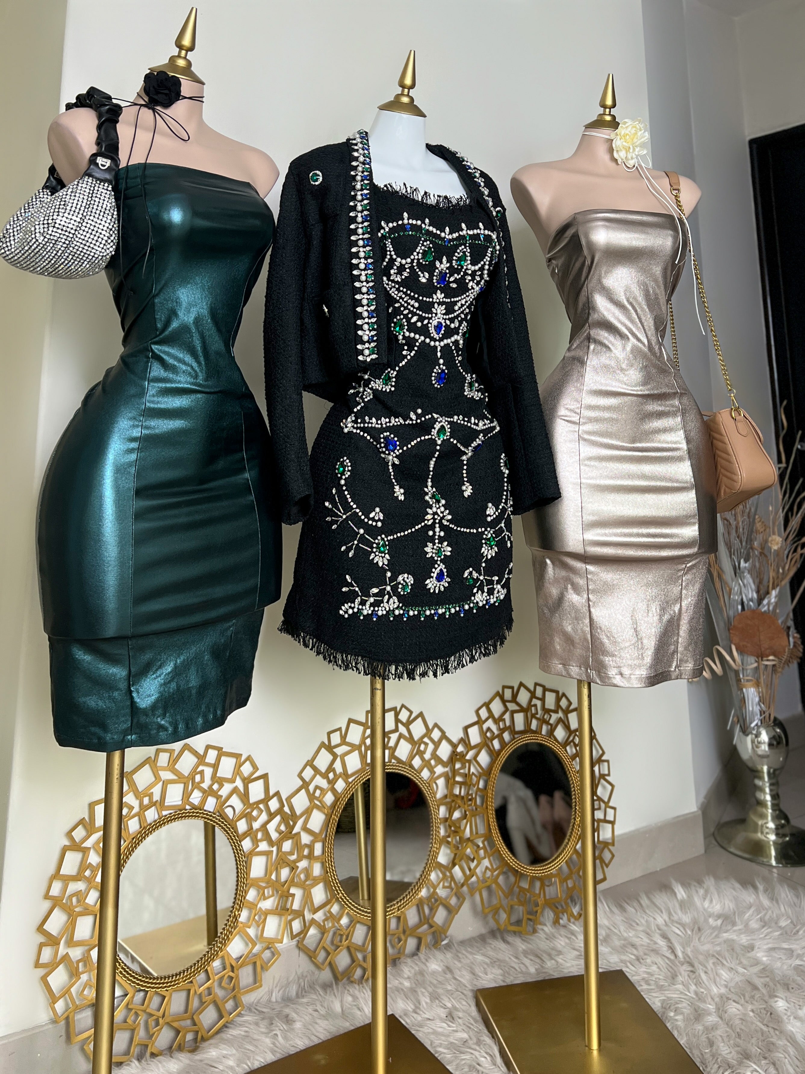 VESTIDO DORADO