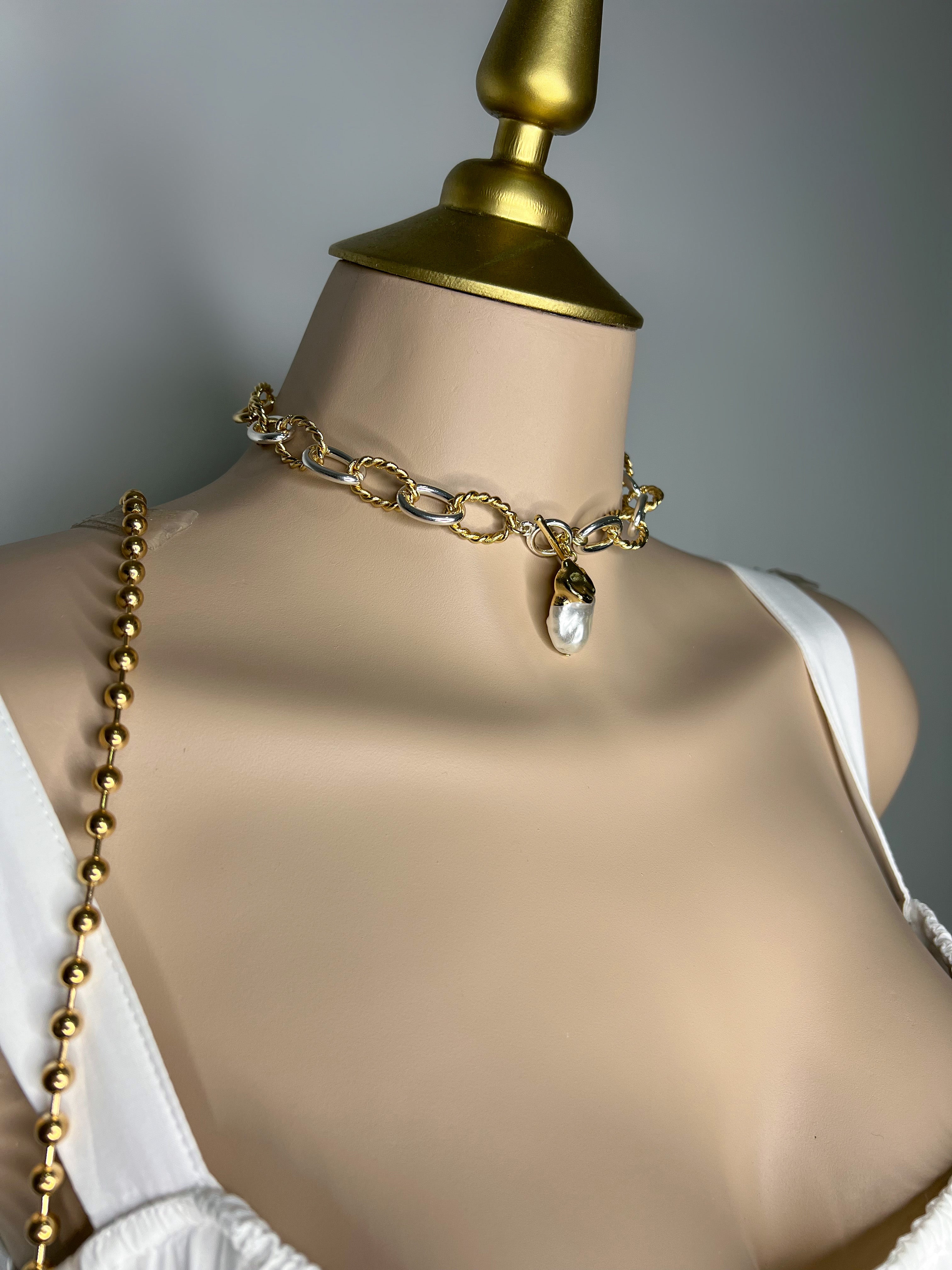 COLLAR CON PIEDRA