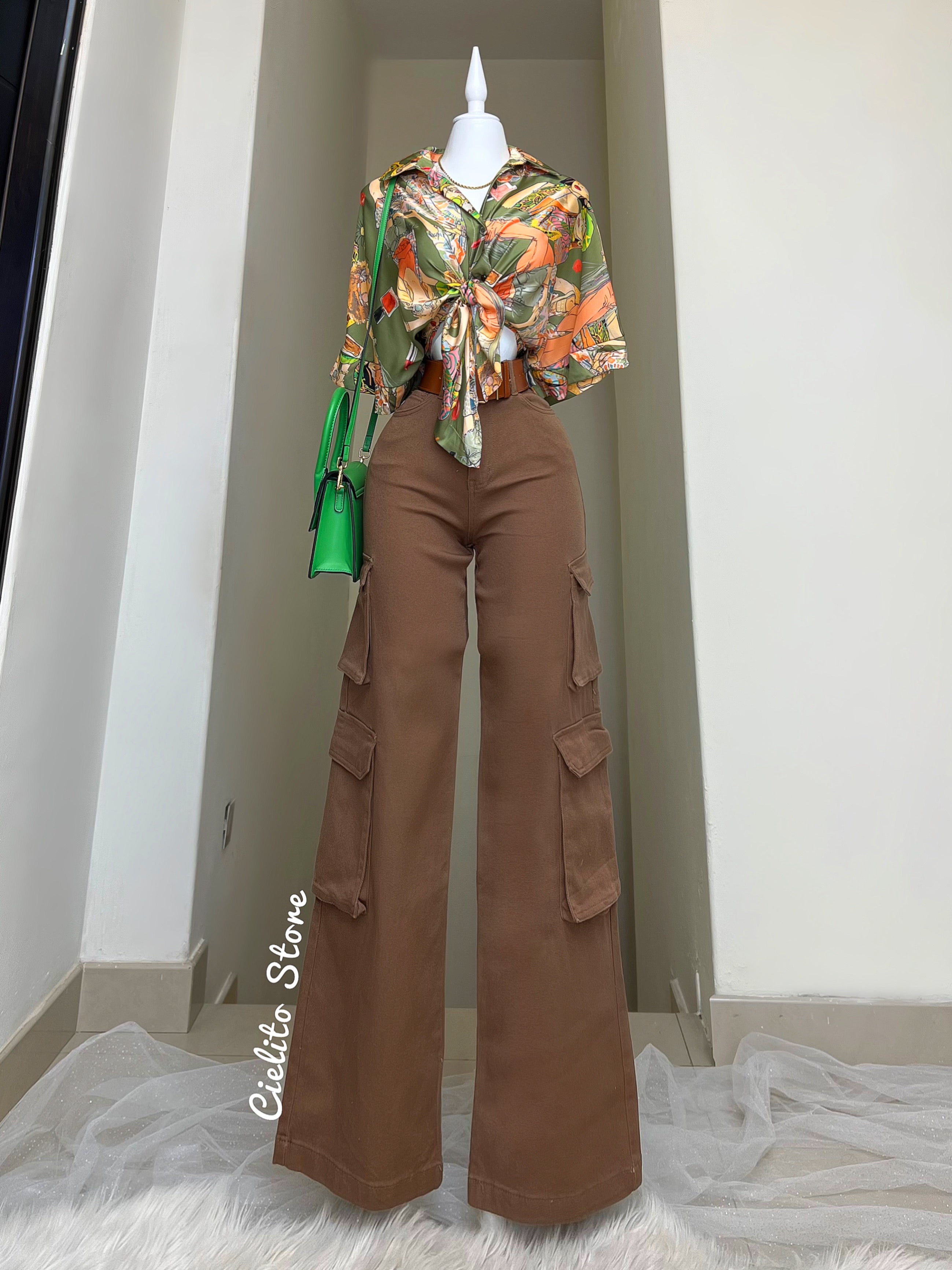 PANTALÓN CARGO MEZCLILLA CAFÉ TIRO ALTO
