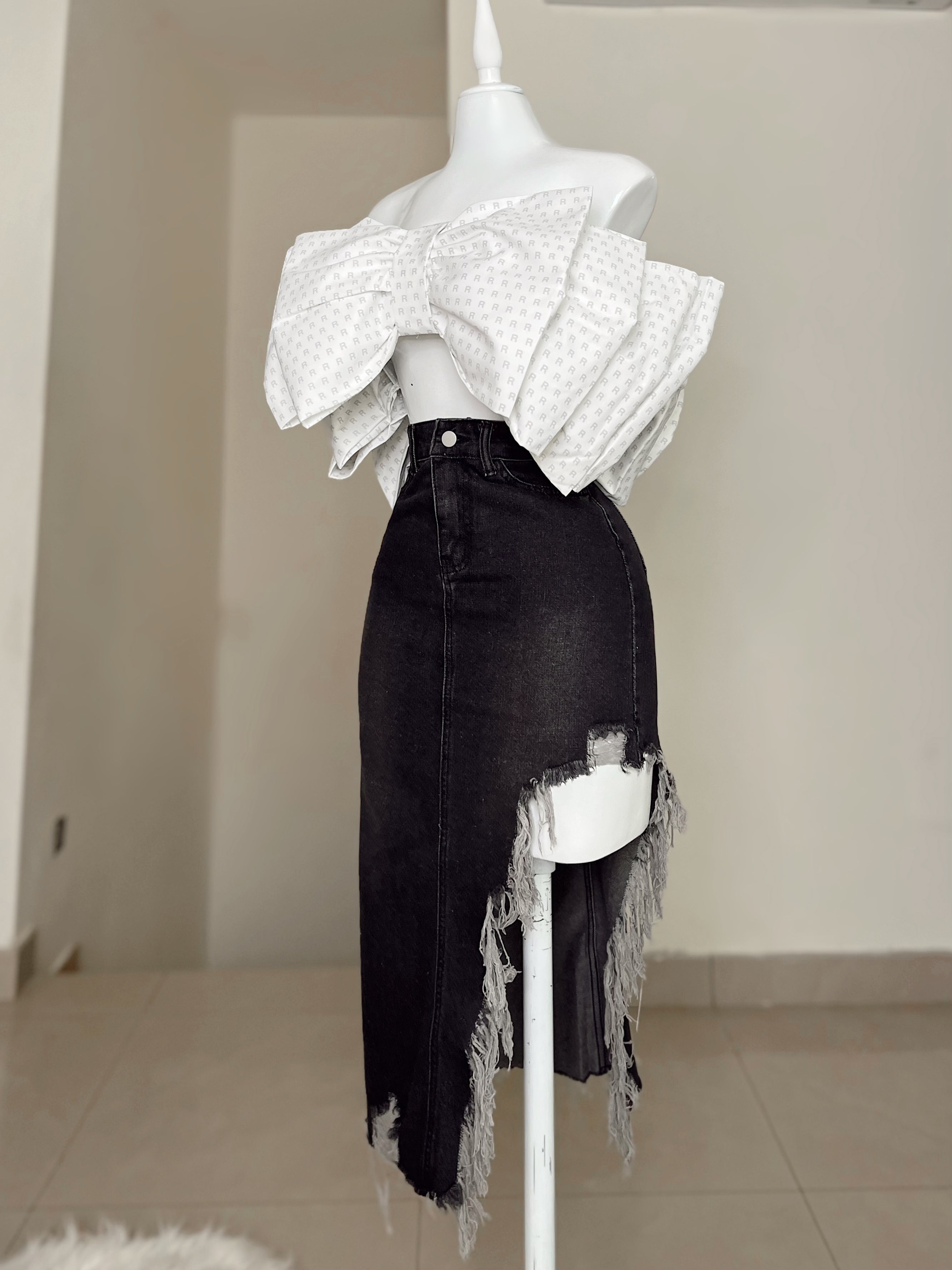 BLUSA BLANCA MOÑO