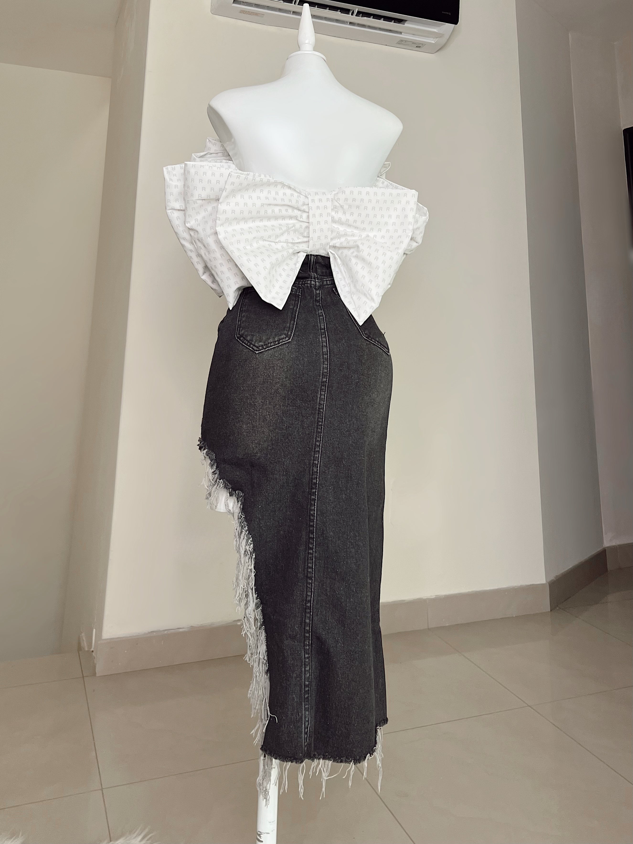 BLUSA BLANCA MOÑO