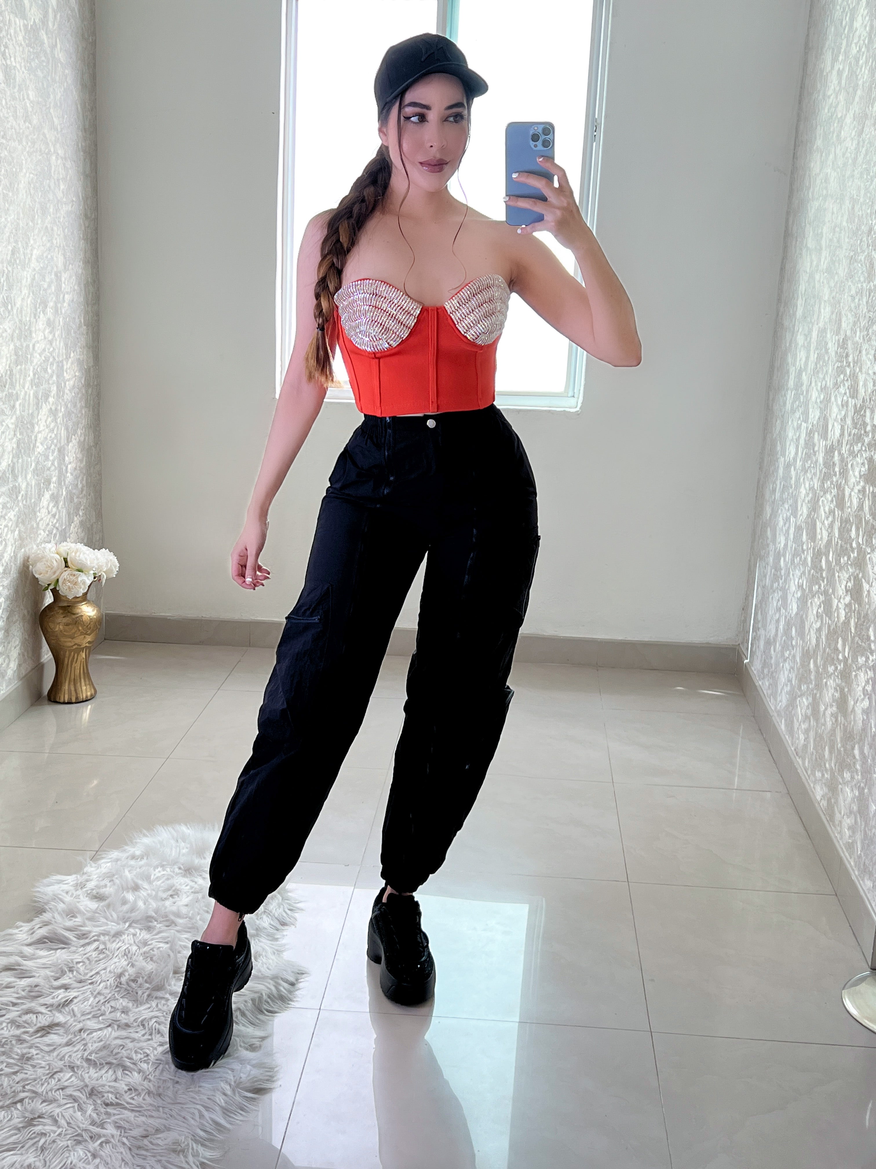 PANTALÓN PARACHUTE NEGRO CON CIERRE FRONTAL