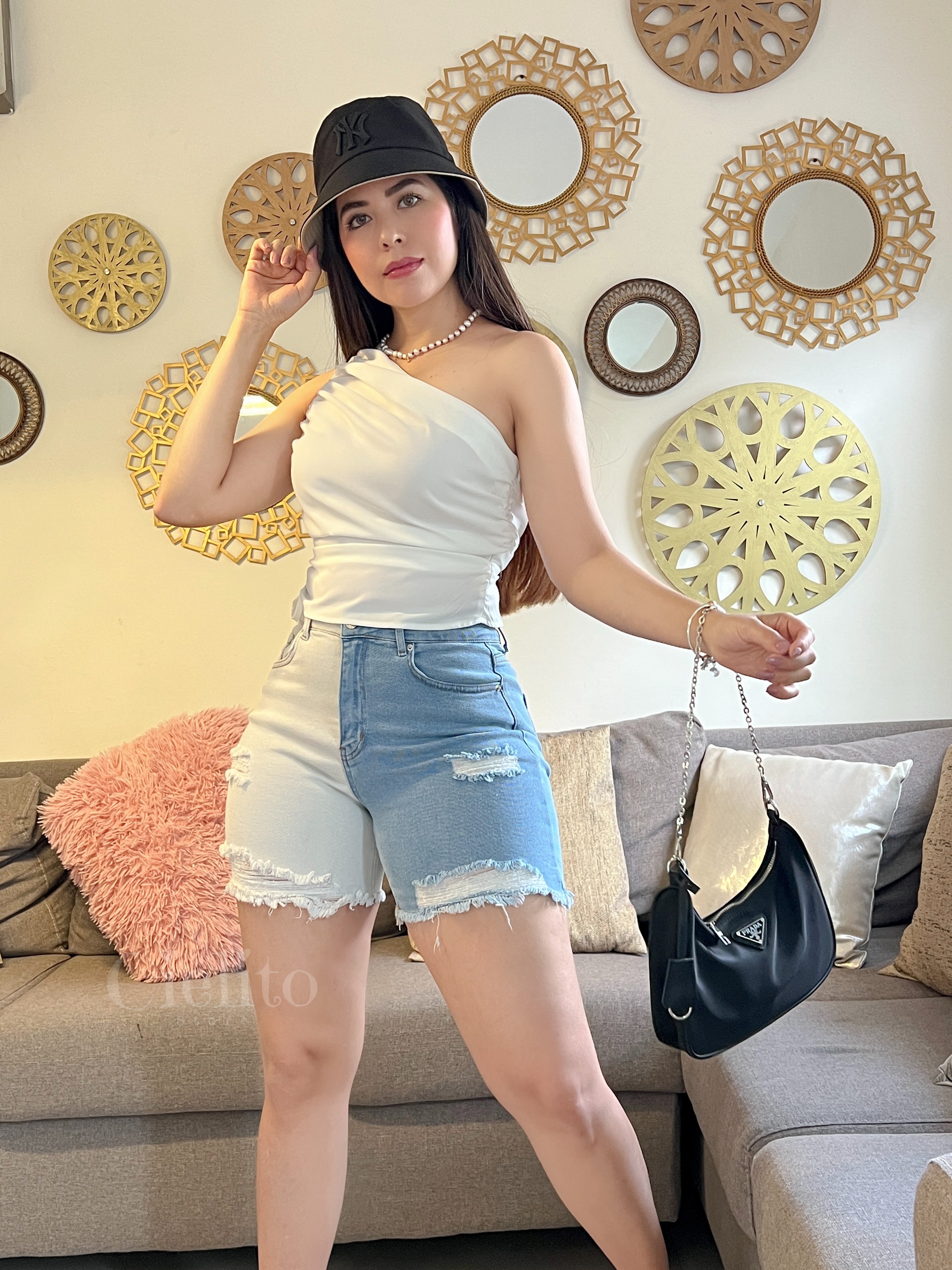 SHORT BICOLOR