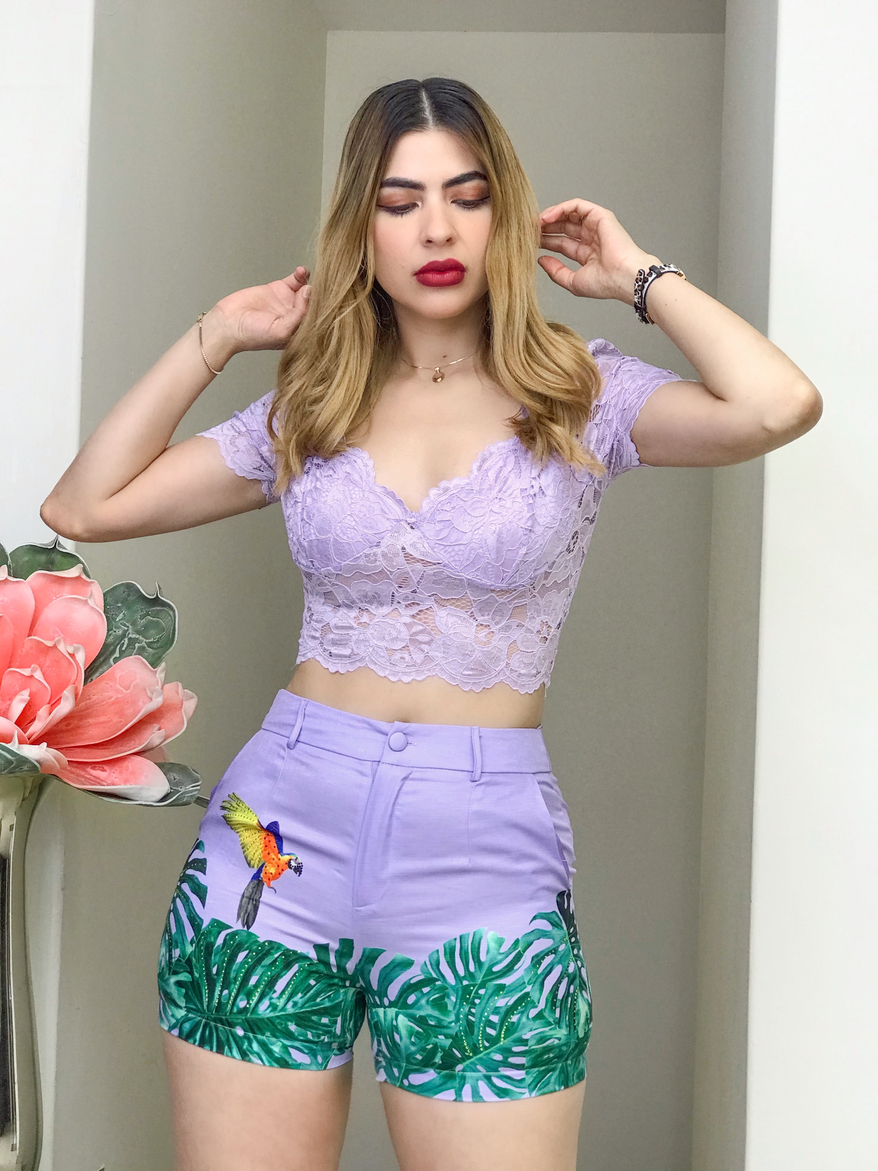 Blusita de encaje