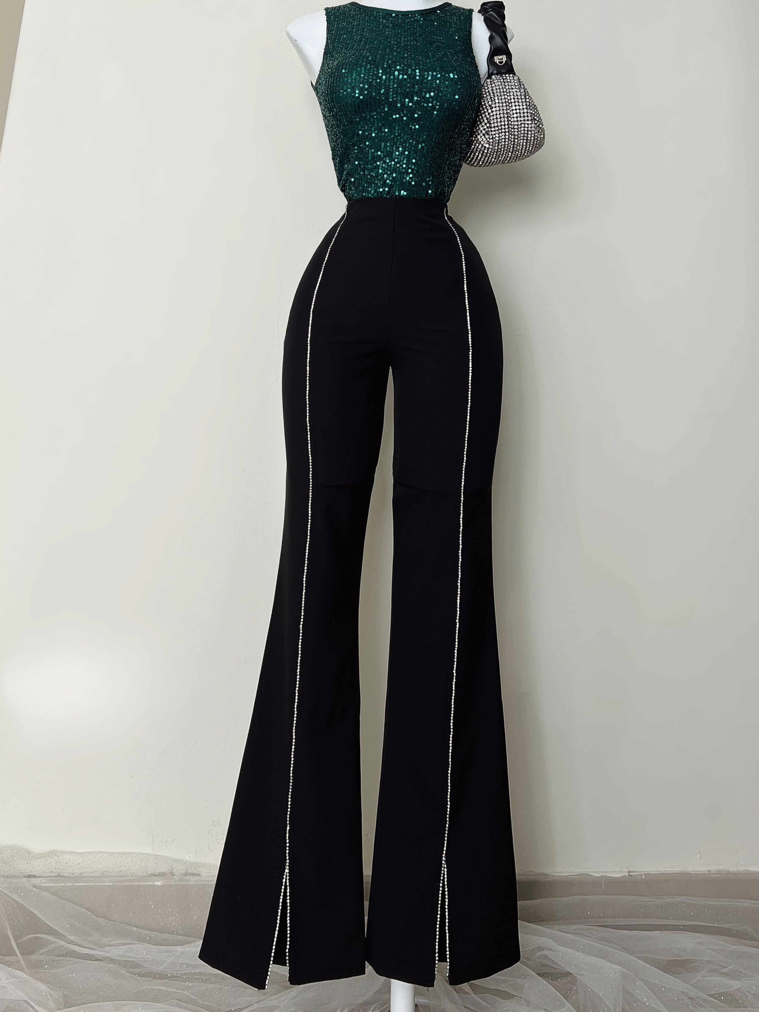 BODY VERDE CON LENTEJUELAS