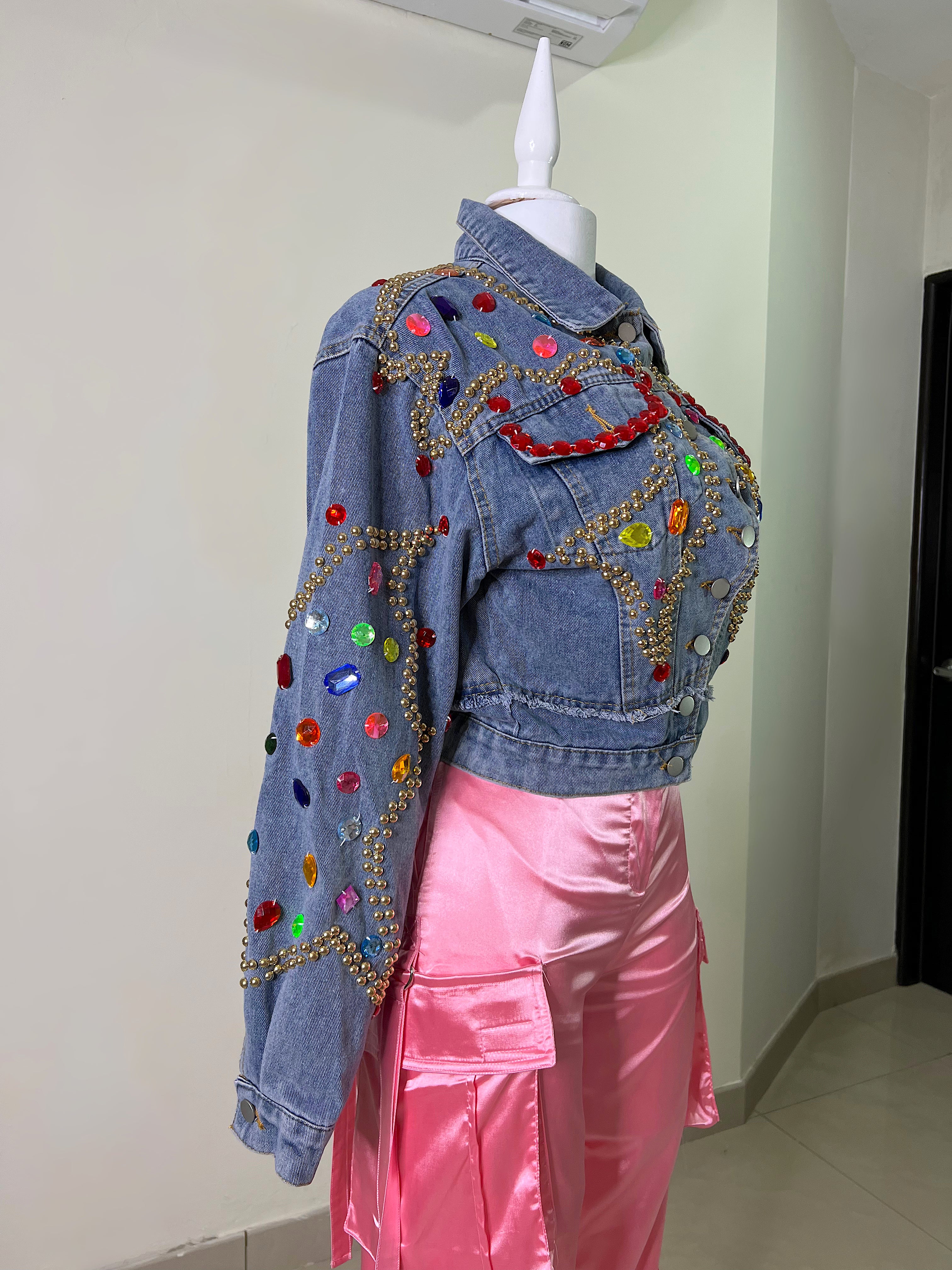 CHAQUETA CON PEDRERÍA