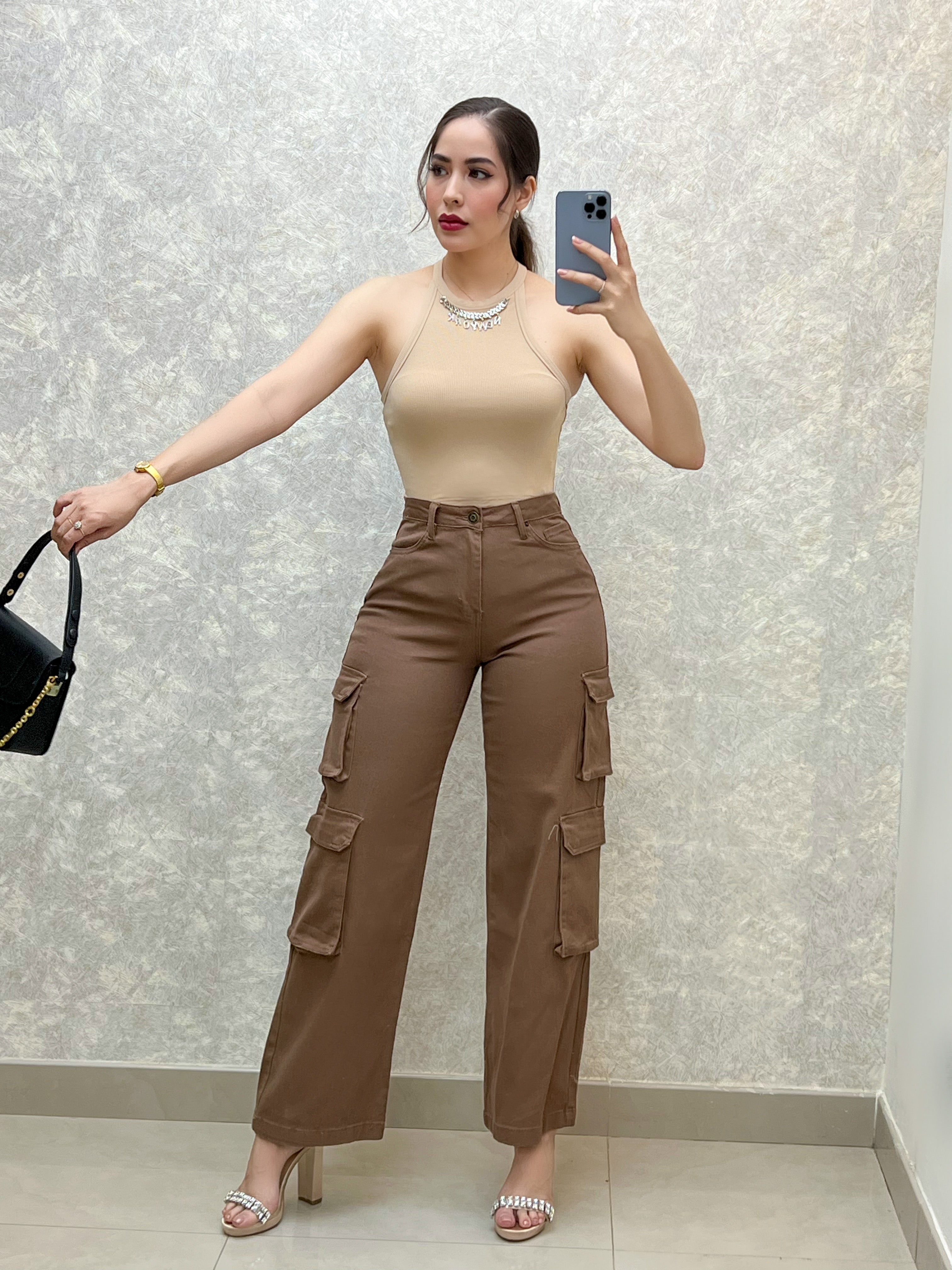 PANTALÓN CARGO MEZCLILLA CAFÉ  TIRO ALTO