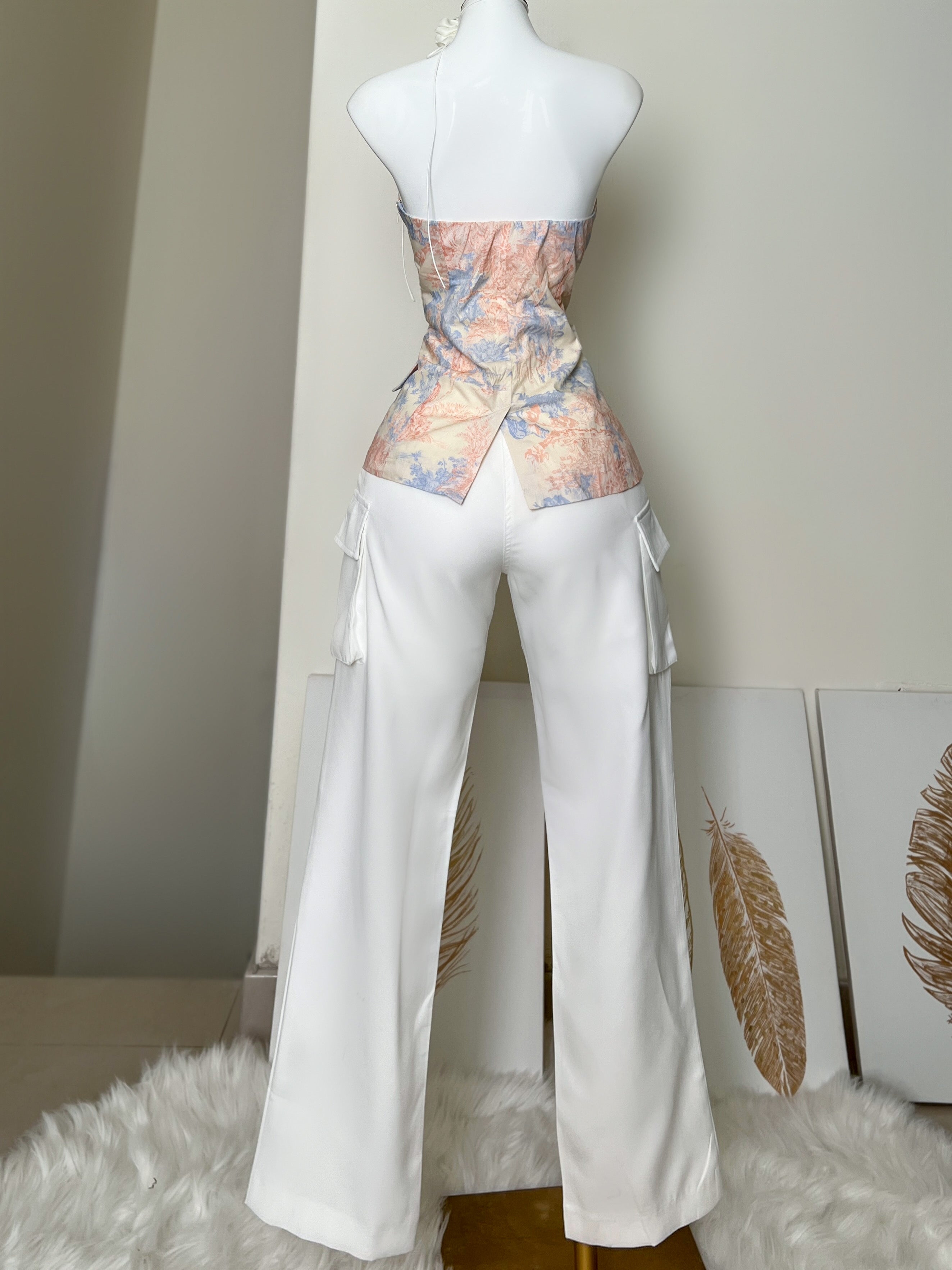 PANTALÓN BLANCO DE PINZAS Y BOLSAS