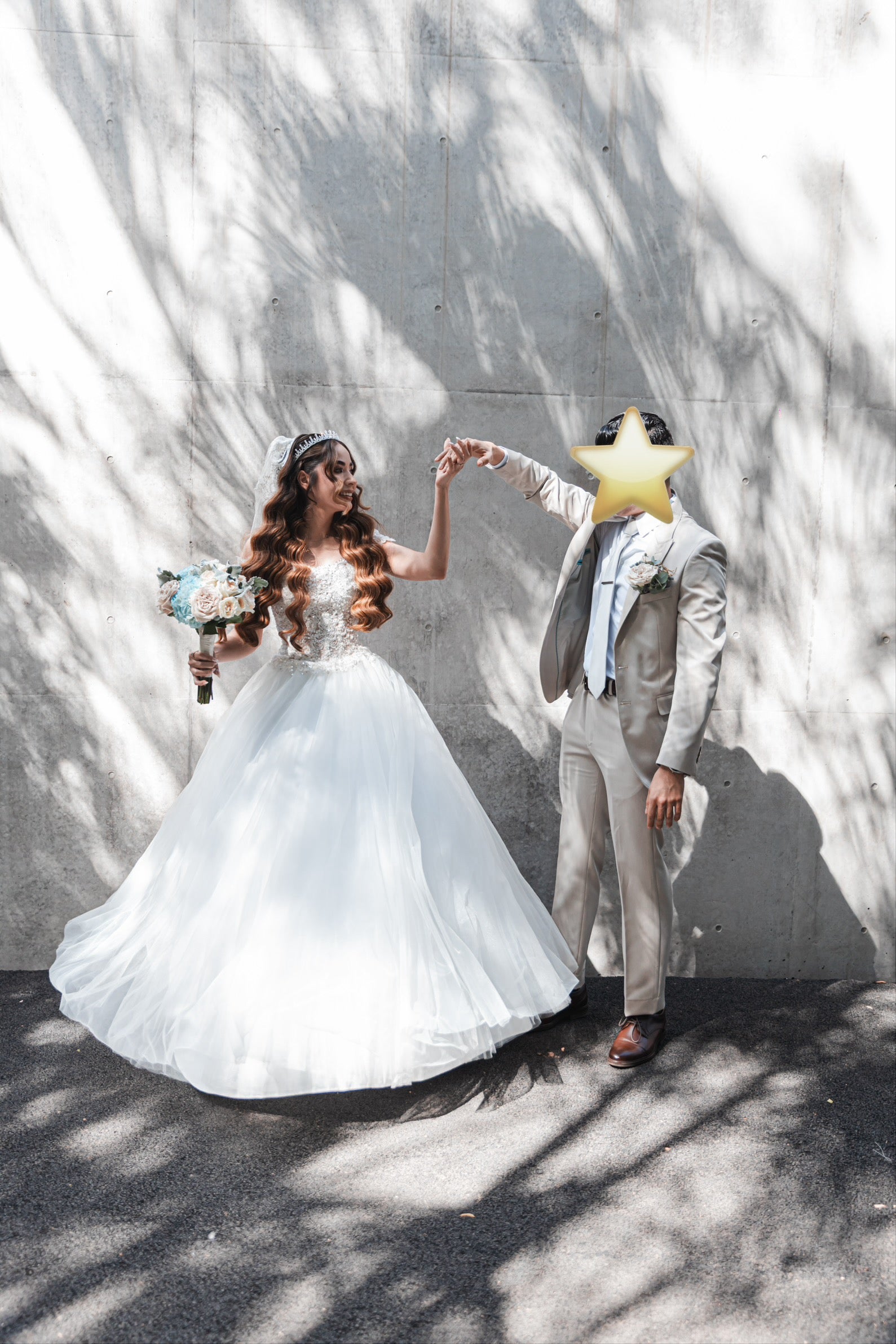 VESTIDO DE NOVIA(UN USO)-SEMINUEVO- TIENE COPAS, CINTURA AJUSTABLE- CON VARILLAS(DE REGALO VELO  Y FALDILLA)