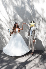 VESTIDO DE NOVIA(UN USO)-SEMINUEVO- TIENE COPAS, CINTURA AJUSTABLE- CON VARILLAS(DE REGALO VELO  Y FALDILLA)