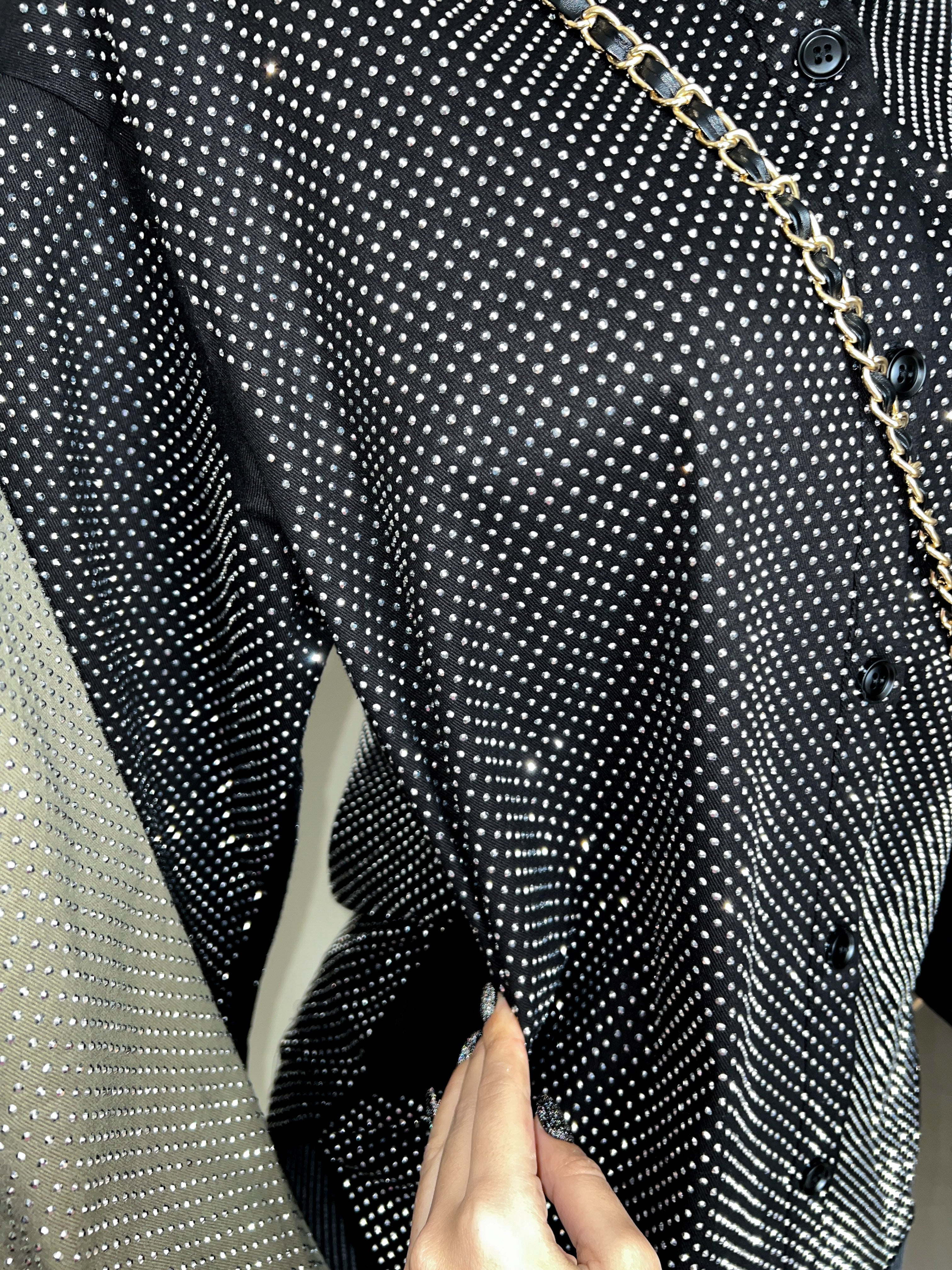 CAMISA DE PEDRERÍA CON BOLSAS