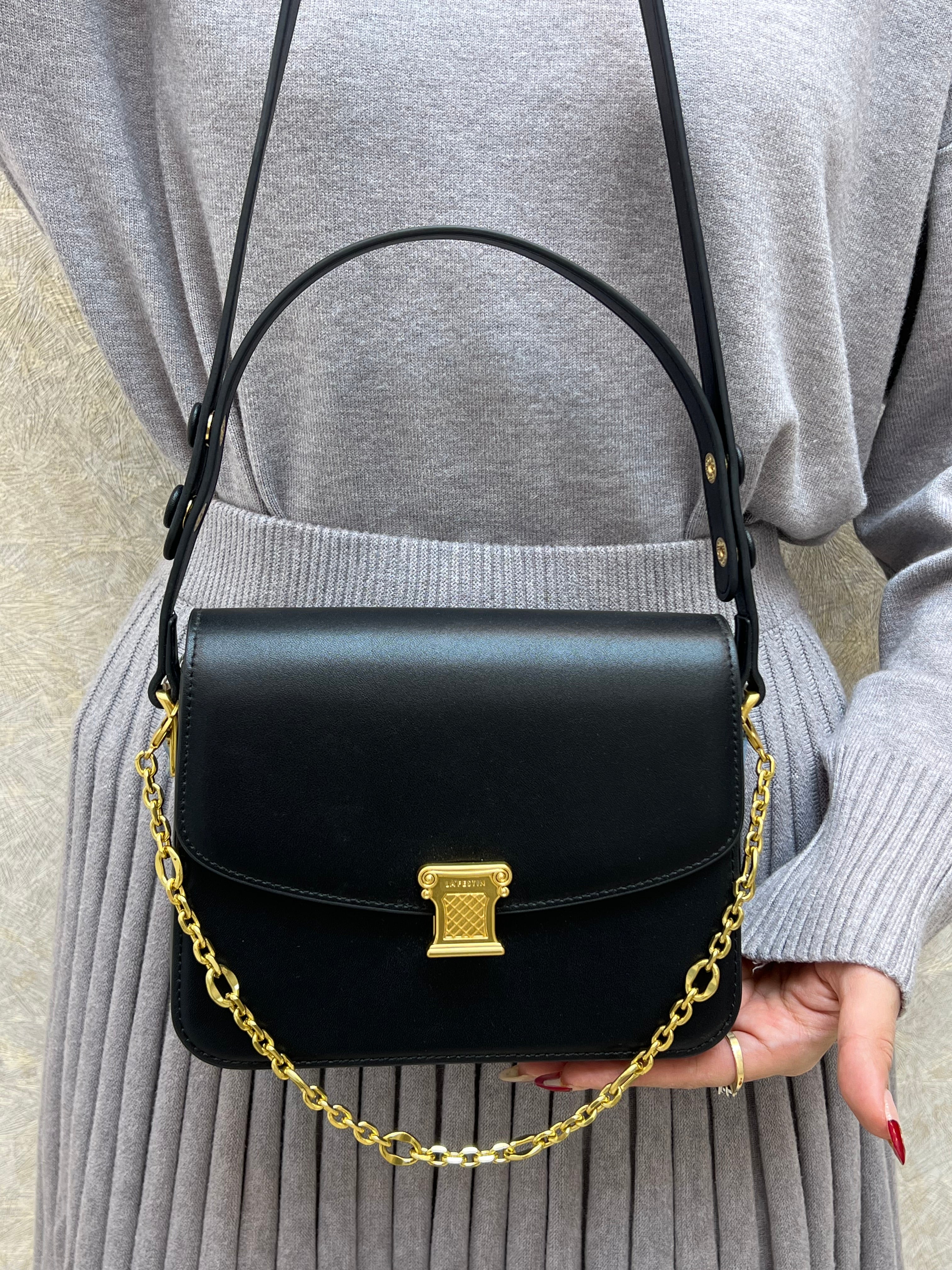 BOLSO CON CORREA NEGRO