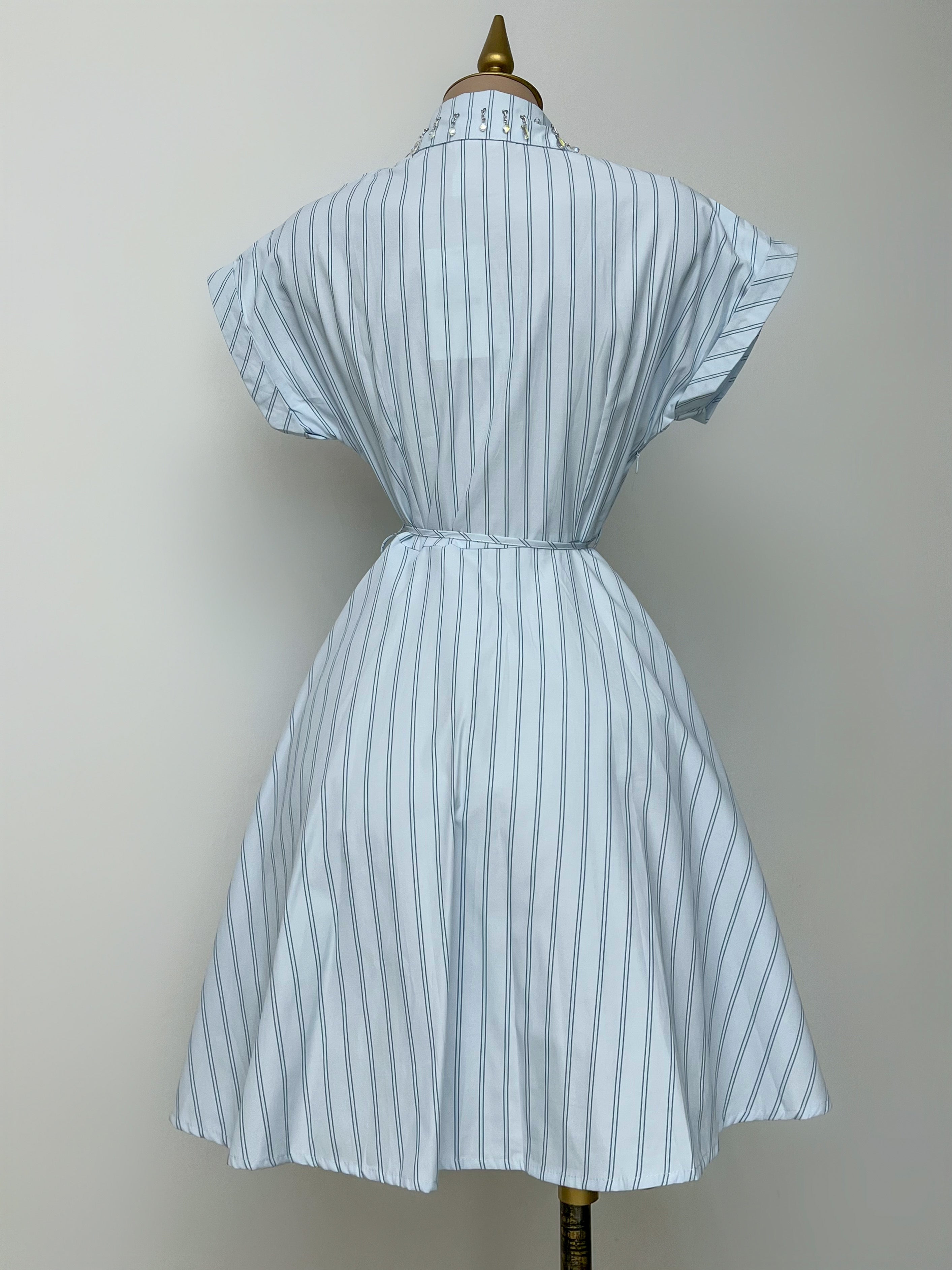 VESTIDO AZUL CON PEDRERÍA