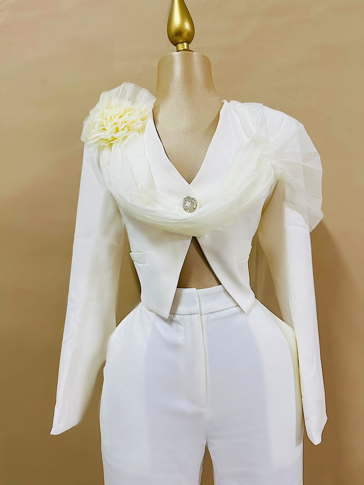 BLAZER BLANCO CON FLOR