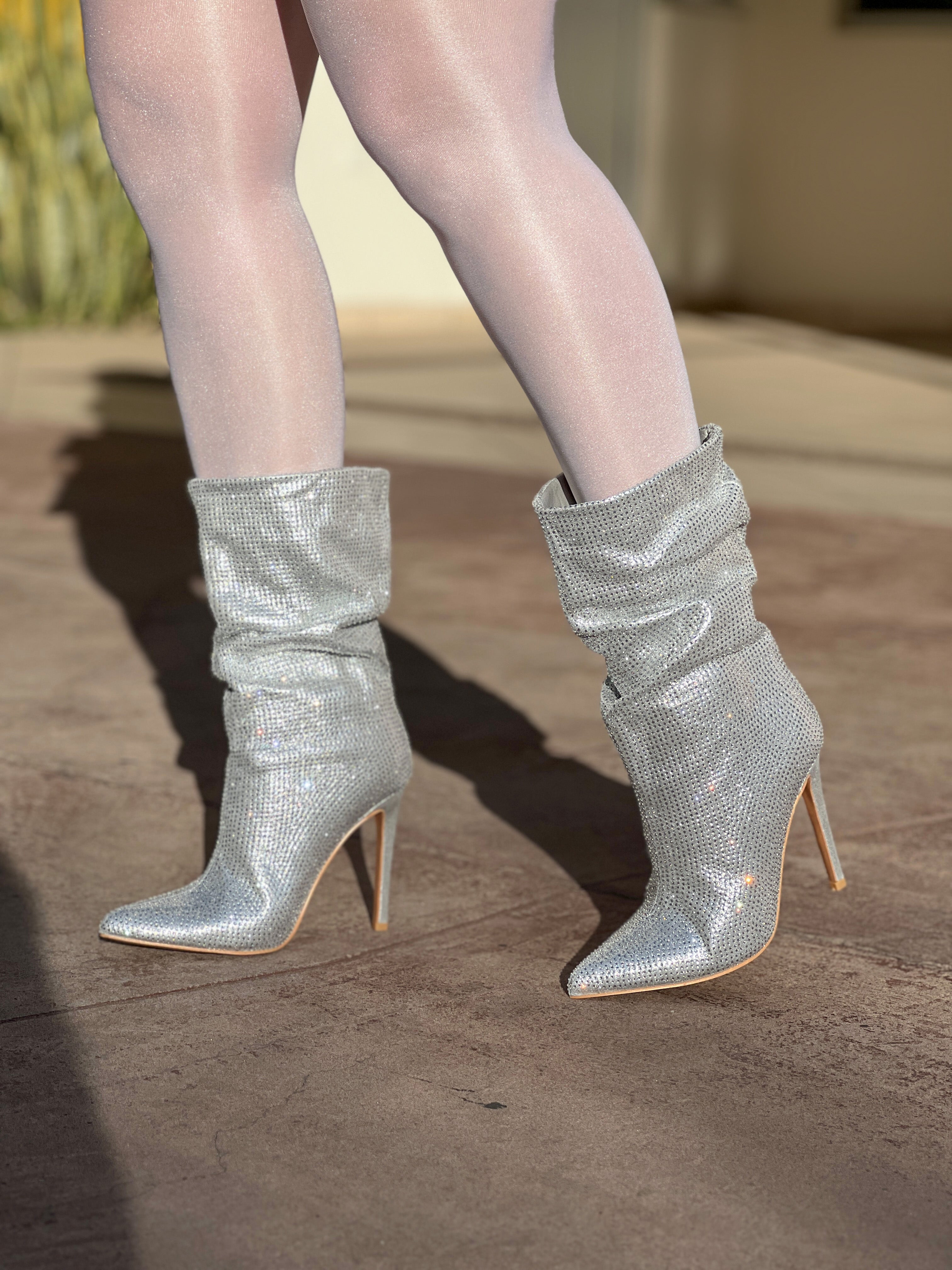 BOTAS PLATA CON PEDRERÍA BRILLANTE