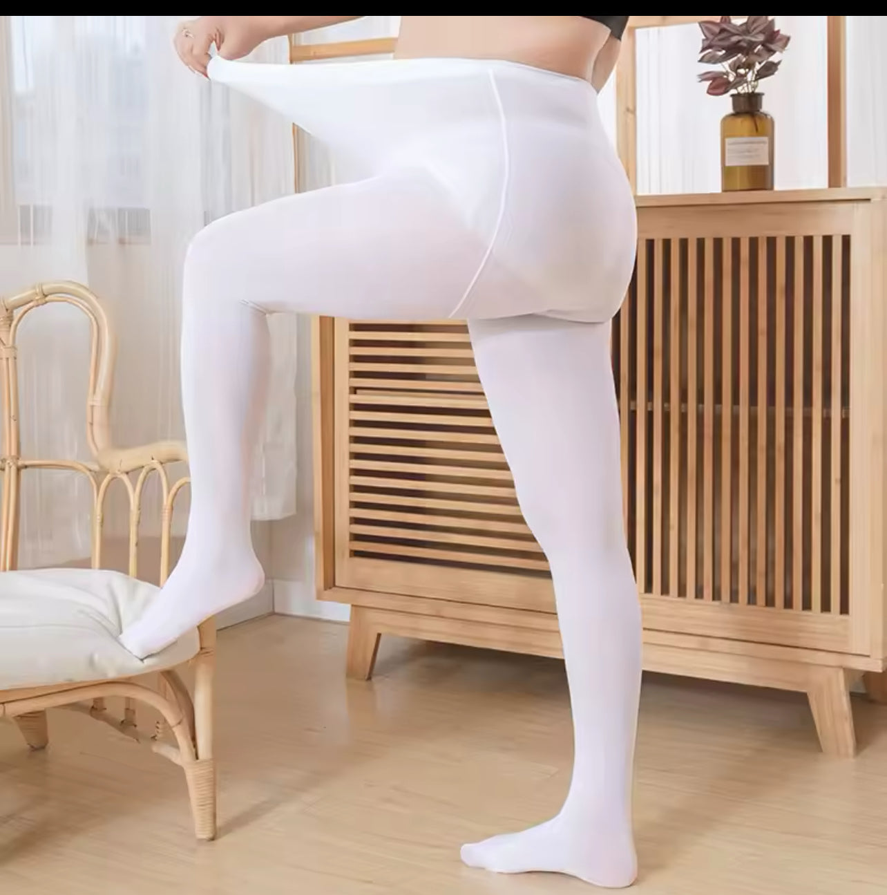 MEDIAS BLANCAS CON MUCHA ELASTICIDAD