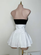 VESTIDO CORTO CON PRENDEDOR