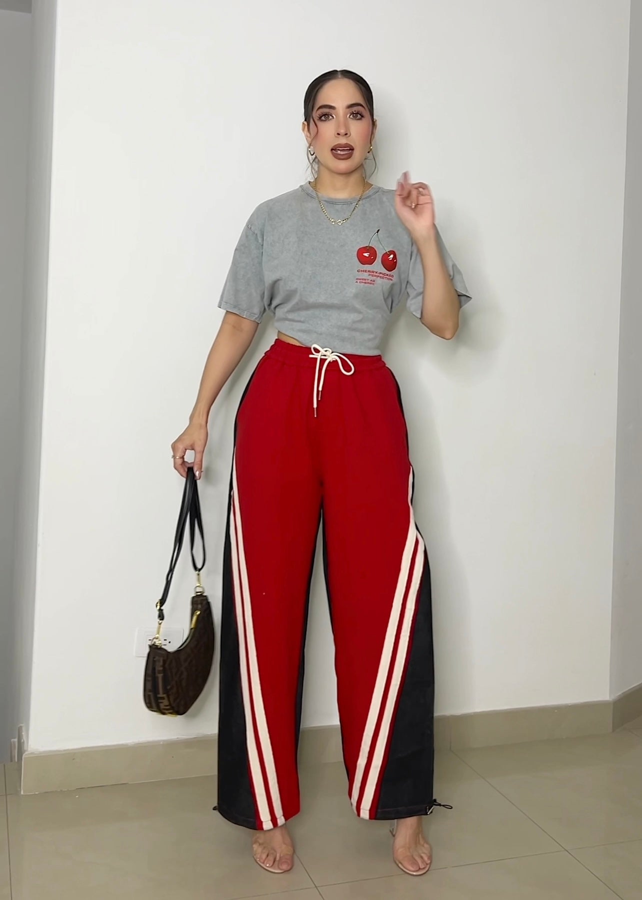 PANTALÓN ROJO CON DENIM