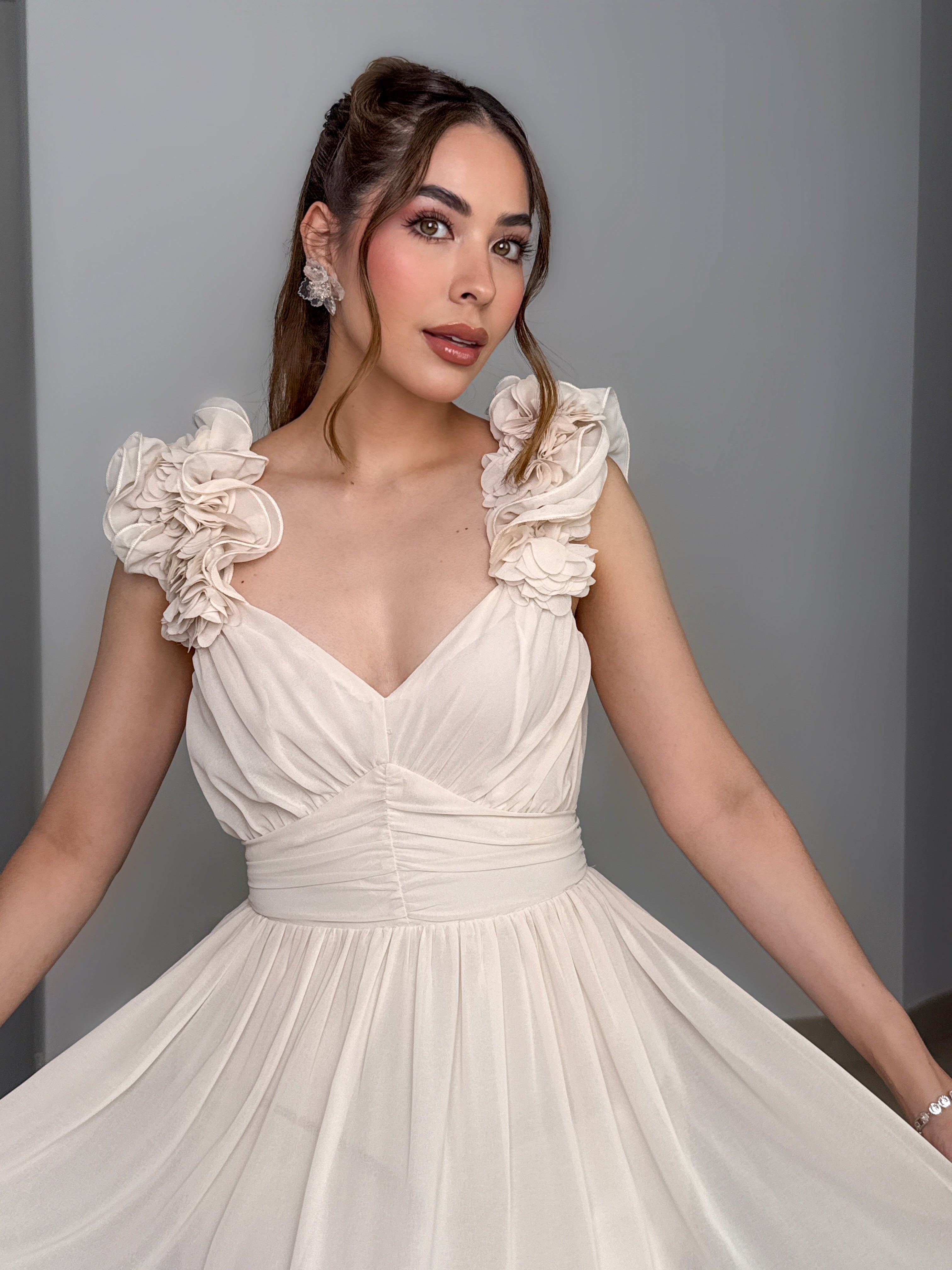 VESTIDO YESSENIA (detalle en la parte atrás junto al cierre)