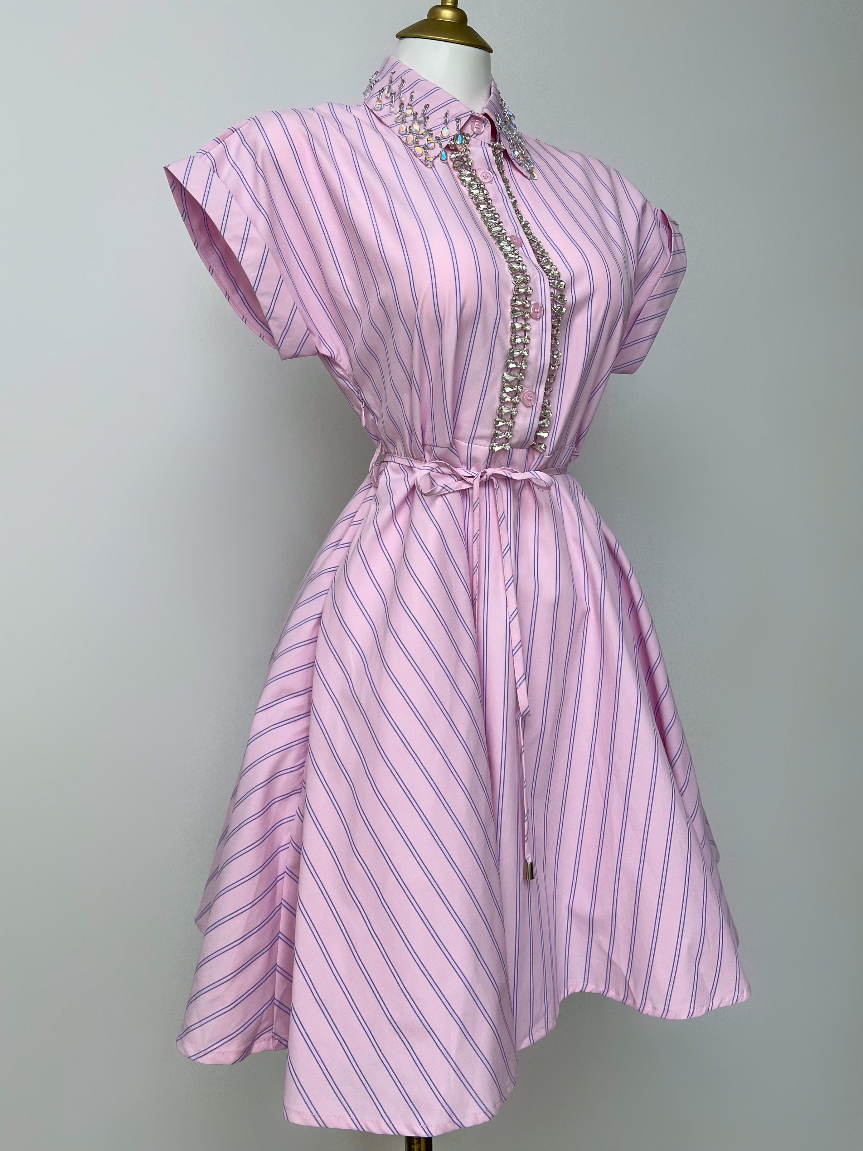 VESTIDO ROSA CON PEDRERÍA