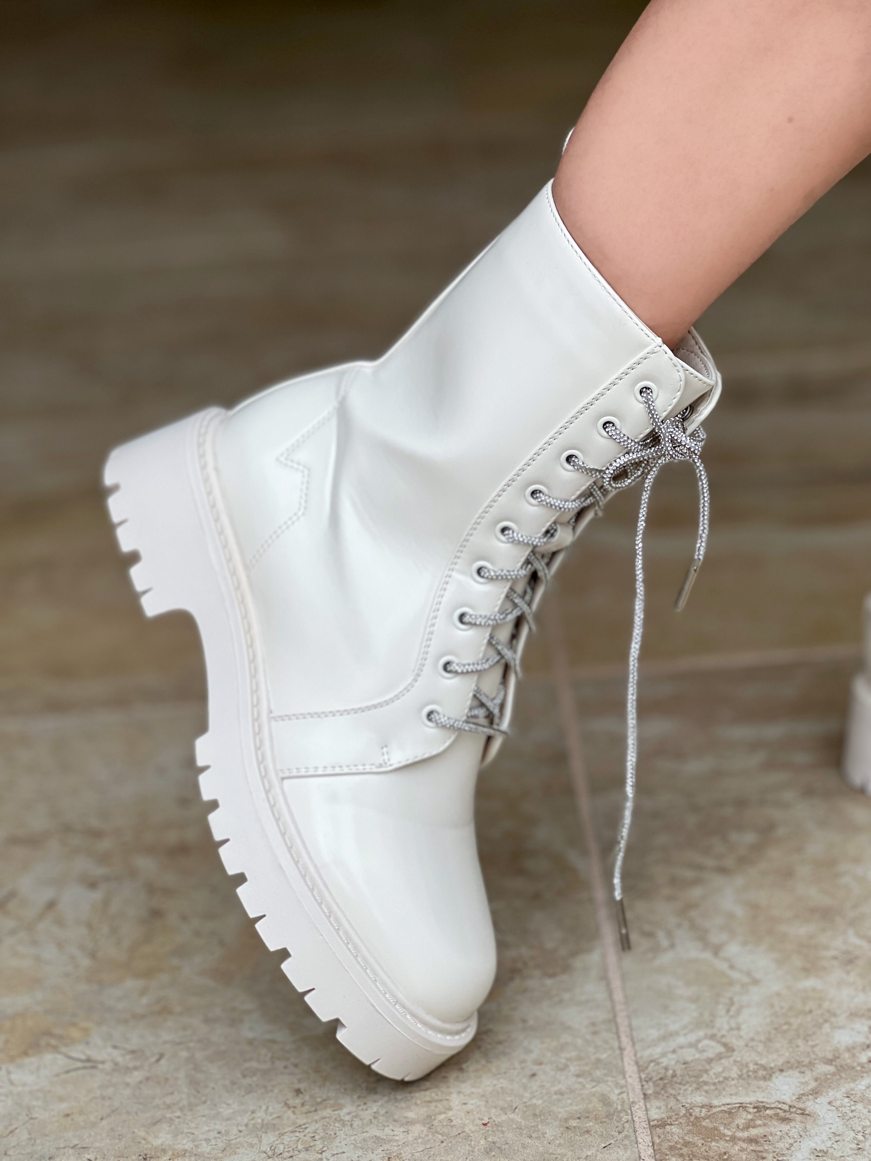 BOTAS IVORY CON CORDÓN