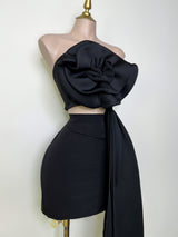 FALDA NEGRA CORTA CON ABERTURA