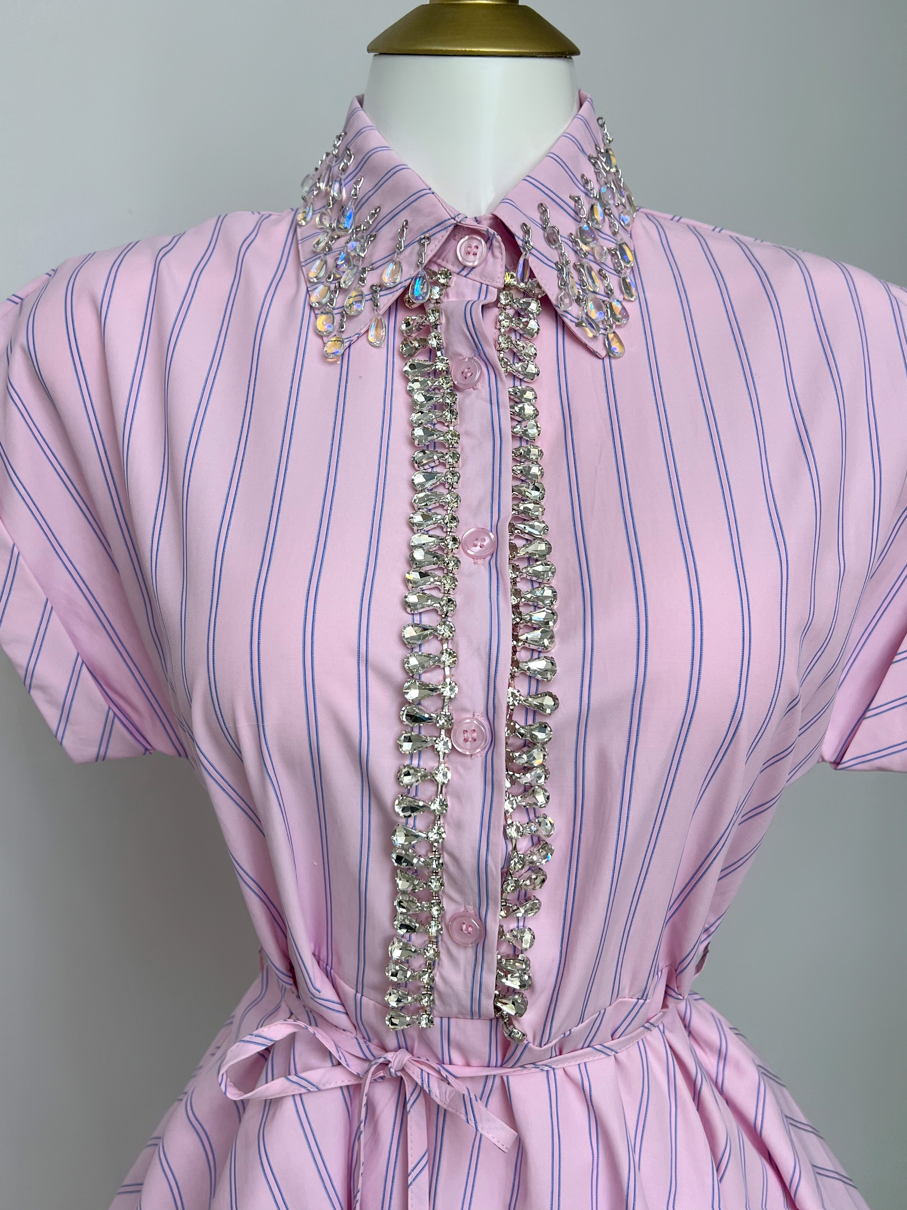 VESTIDO ROSA CON PEDRERÍA