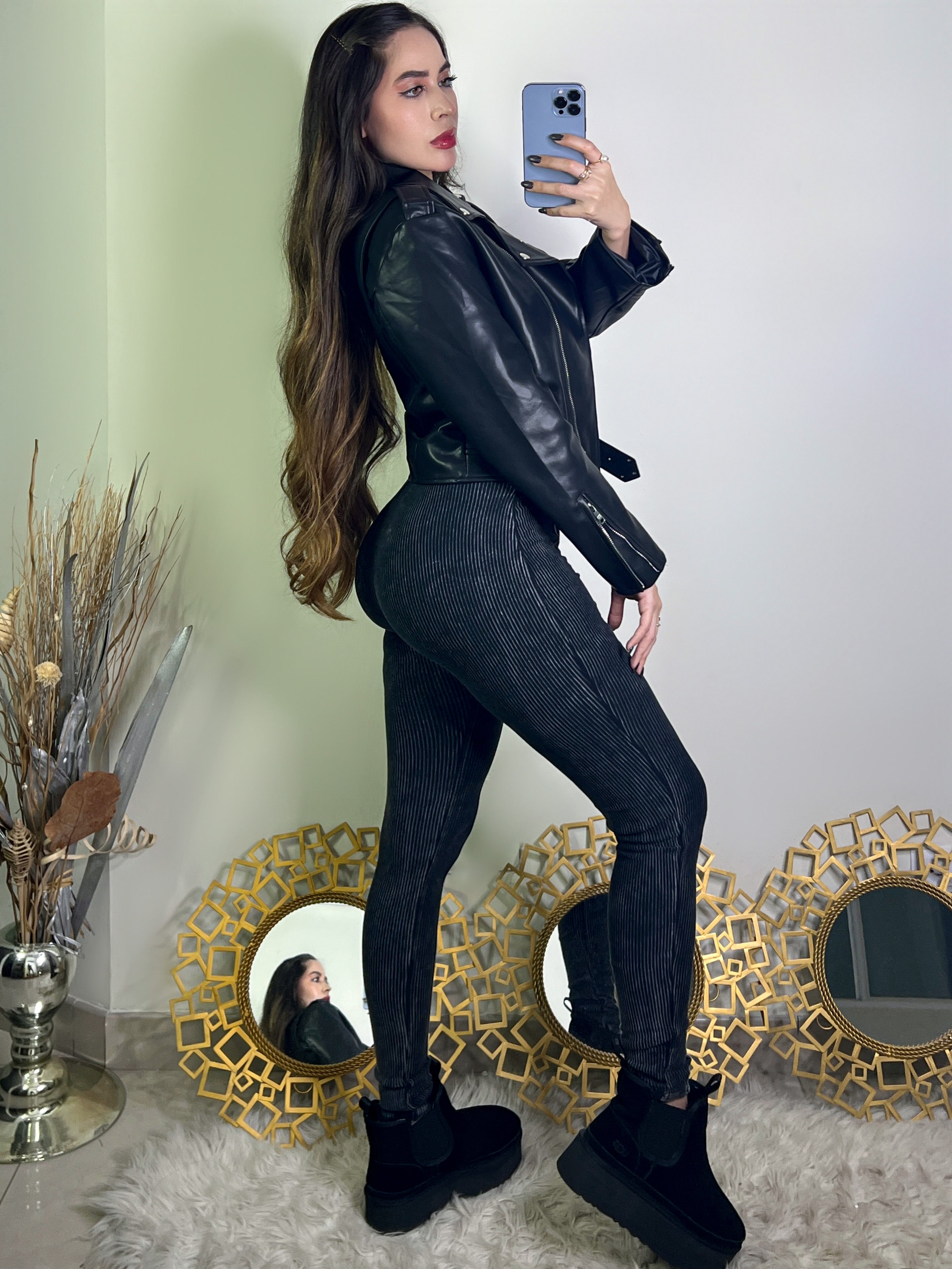 MONO CON TIRANTES NEGRO