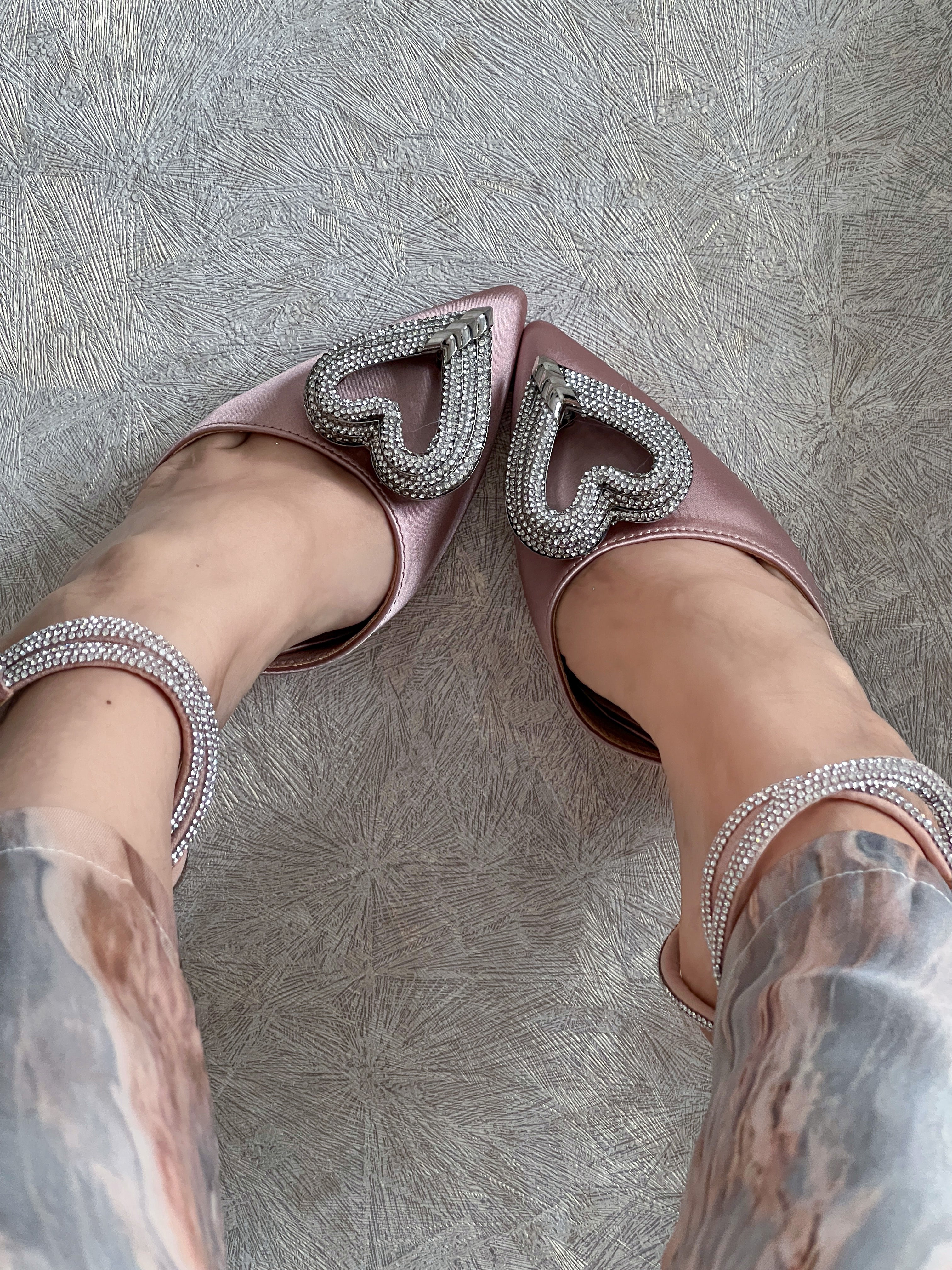 ZAPATILLA MAQUILLAJE CON CORAZÓN 3D