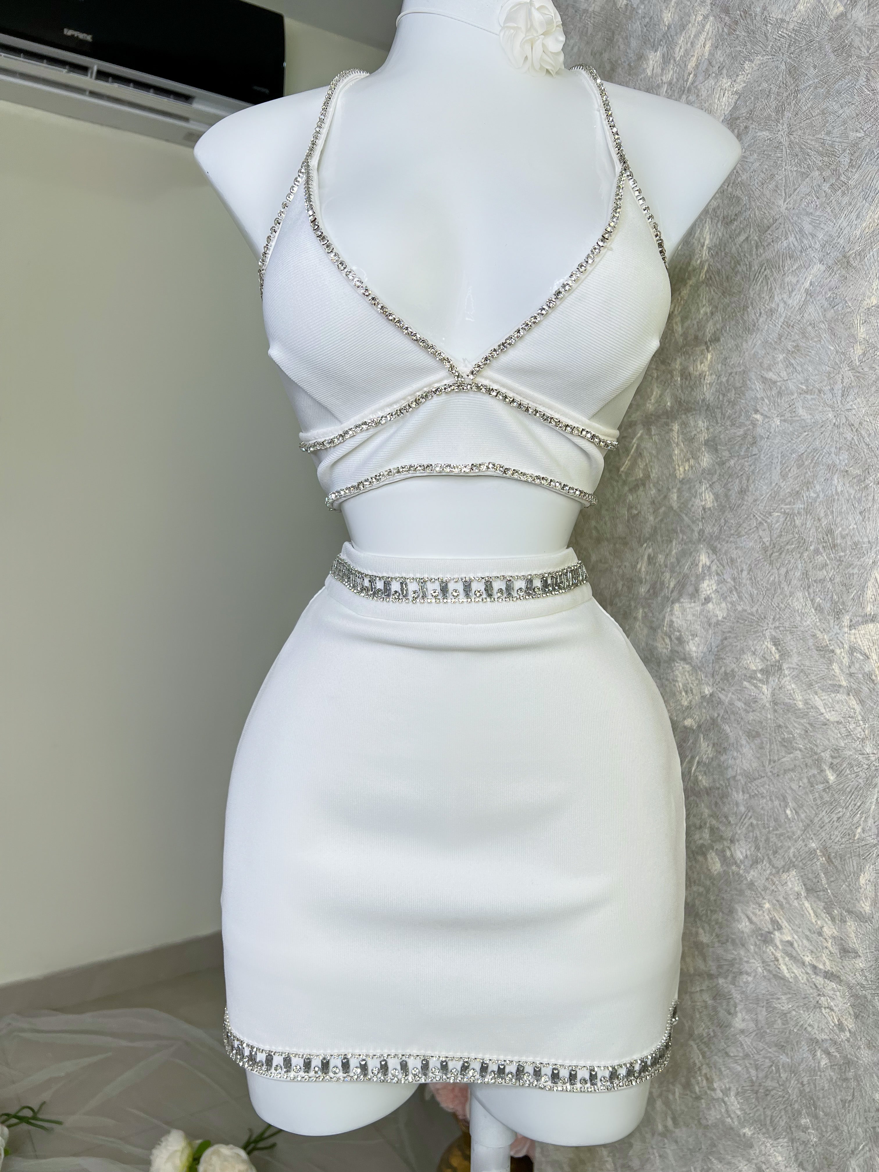 SET FALDA Y TOP BLANCO