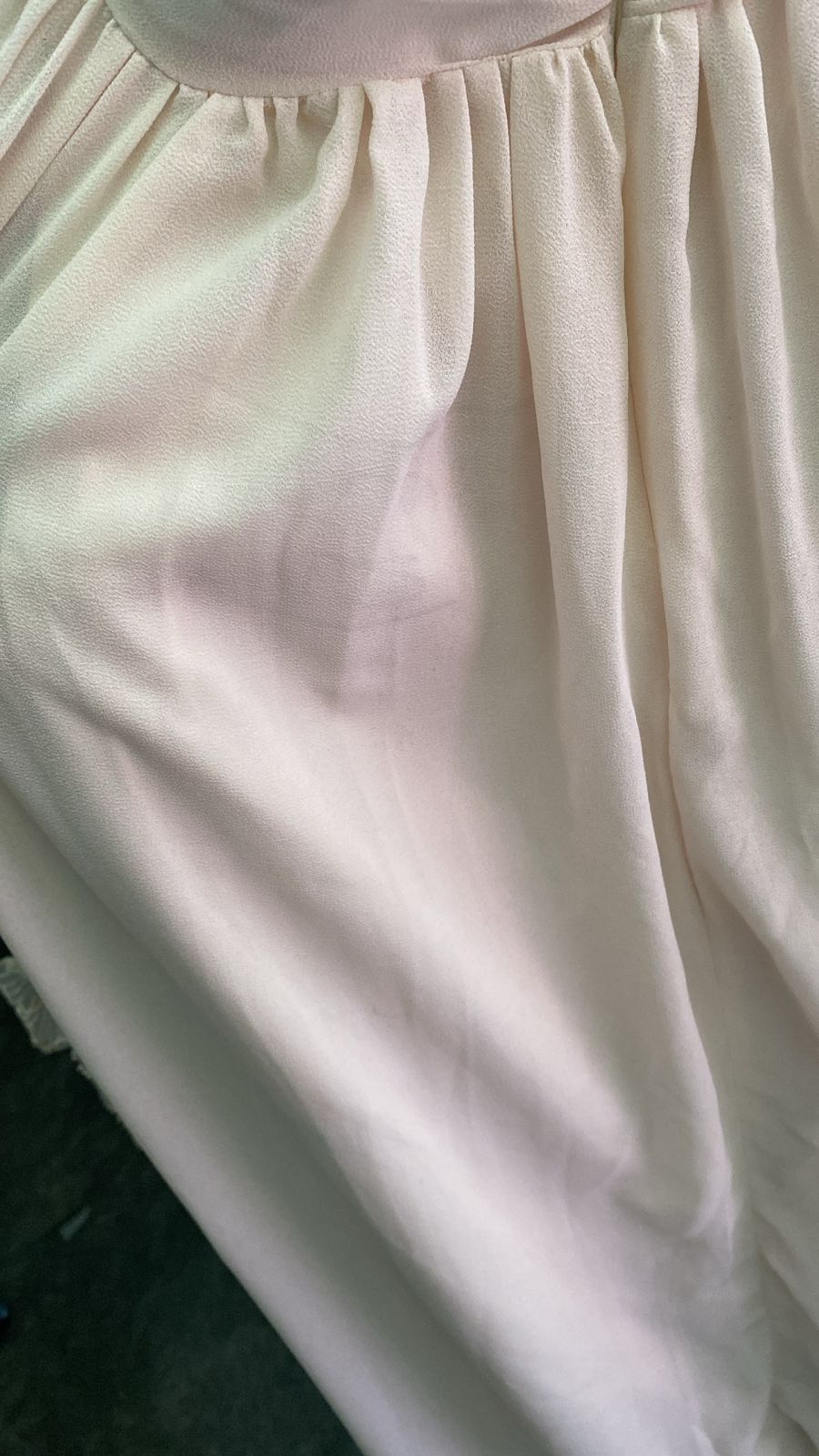 VESTIDO YESSENIA (detalle en la parte atrás junto al cierre)