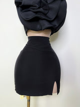 FALDA NEGRA CORTA CON ABERTURA