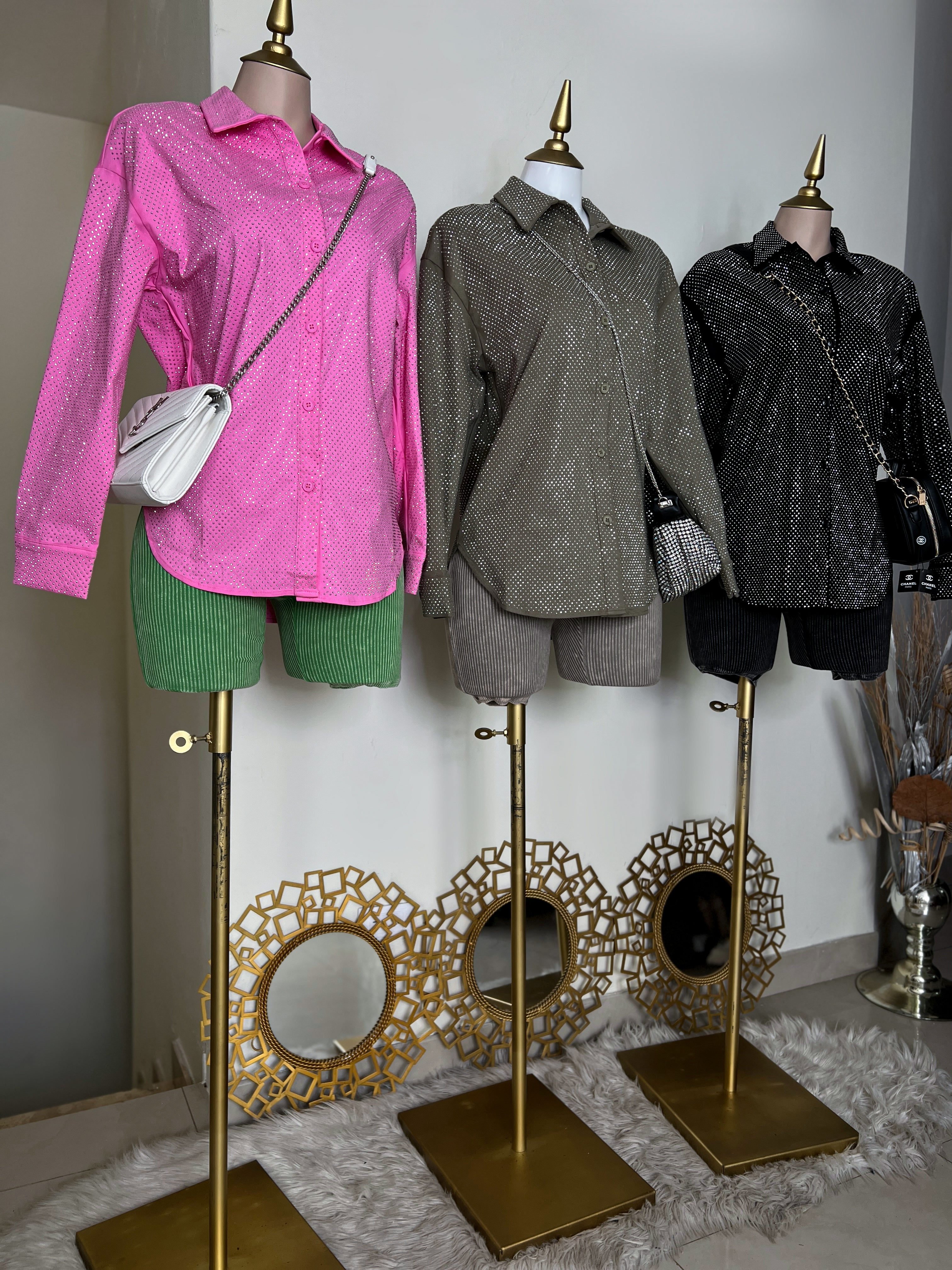 CAMISA DE PEDRERÍA CON BOLSAS