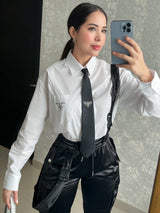 PANTALÓN NEGRO SATINADO CON TIRANTES