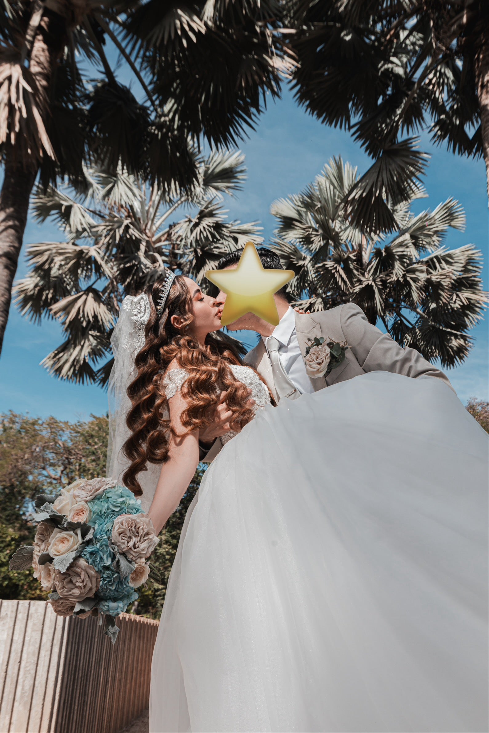 VESTIDO DE NOVIA(UN USO)-SEMINUEVO- TIENE COPAS, CINTURA AJUSTABLE- CON VARILLAS(DE REGALO VELO  Y FALDILLA)