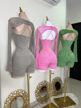 MONO CORTO VERDE CON MANGAS DE RED