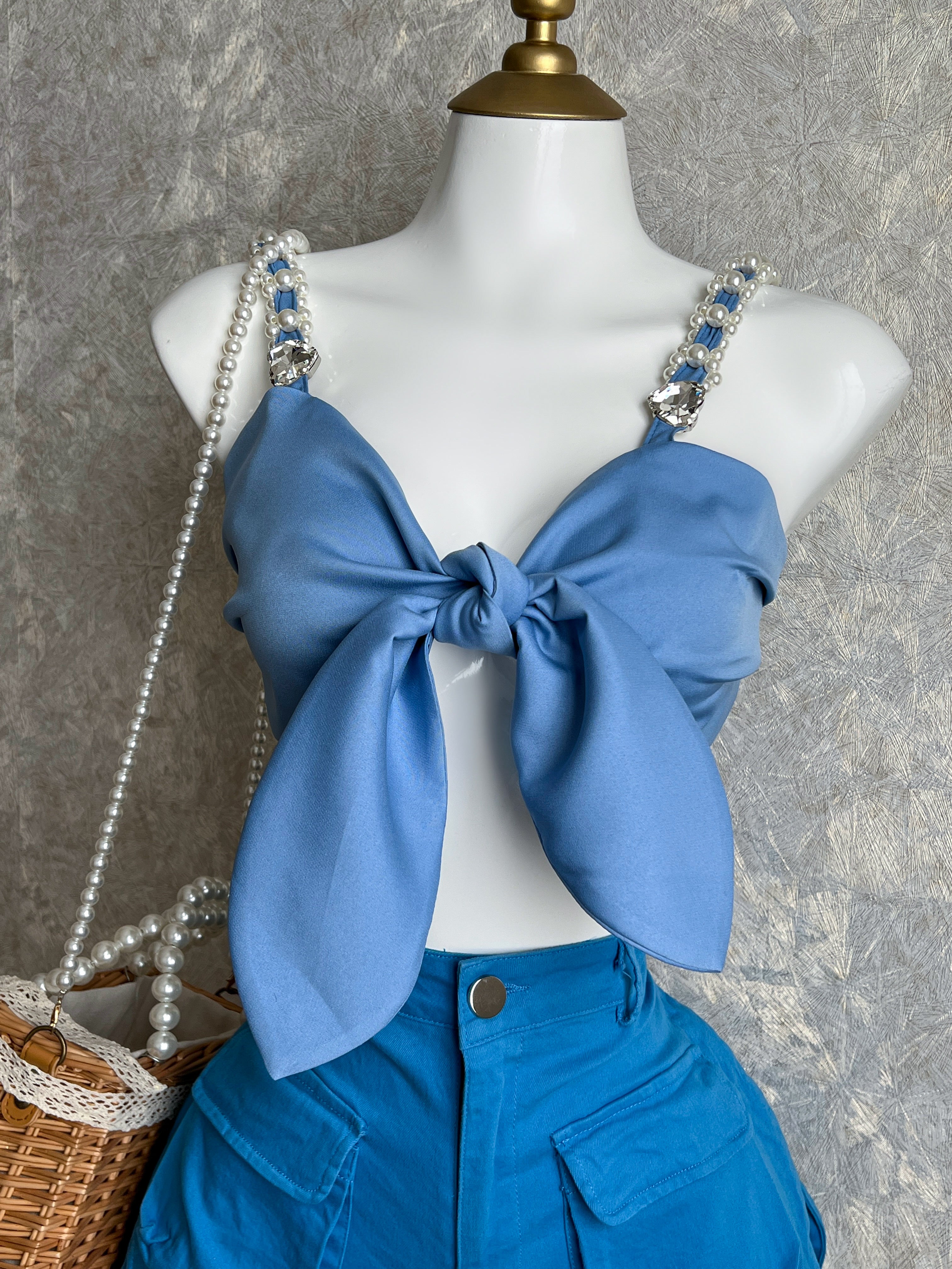 TOP AZUL CON PERLA Y PEDRERÍA