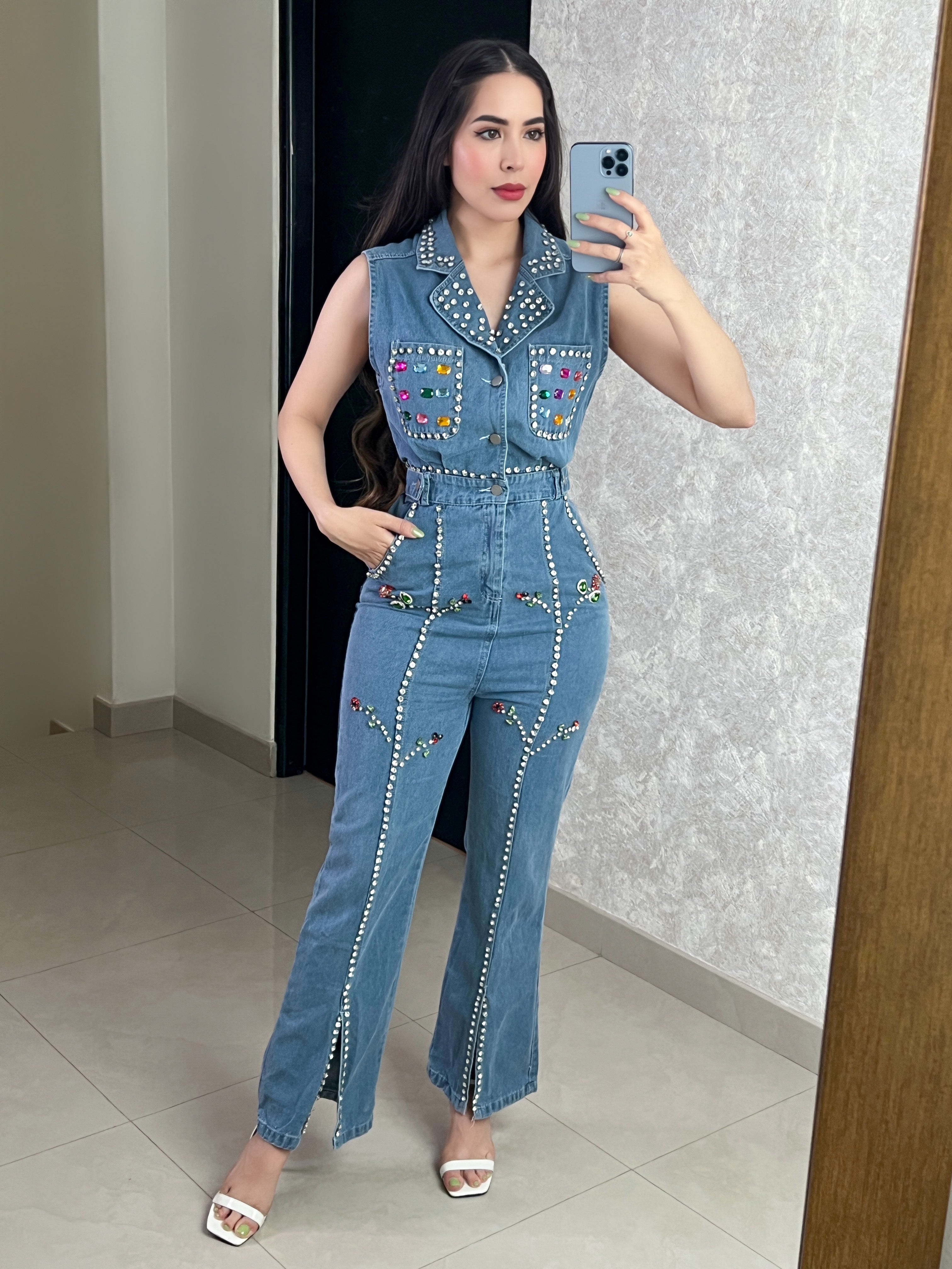 PALAZZO CON PEDRERÍA DE COLORES