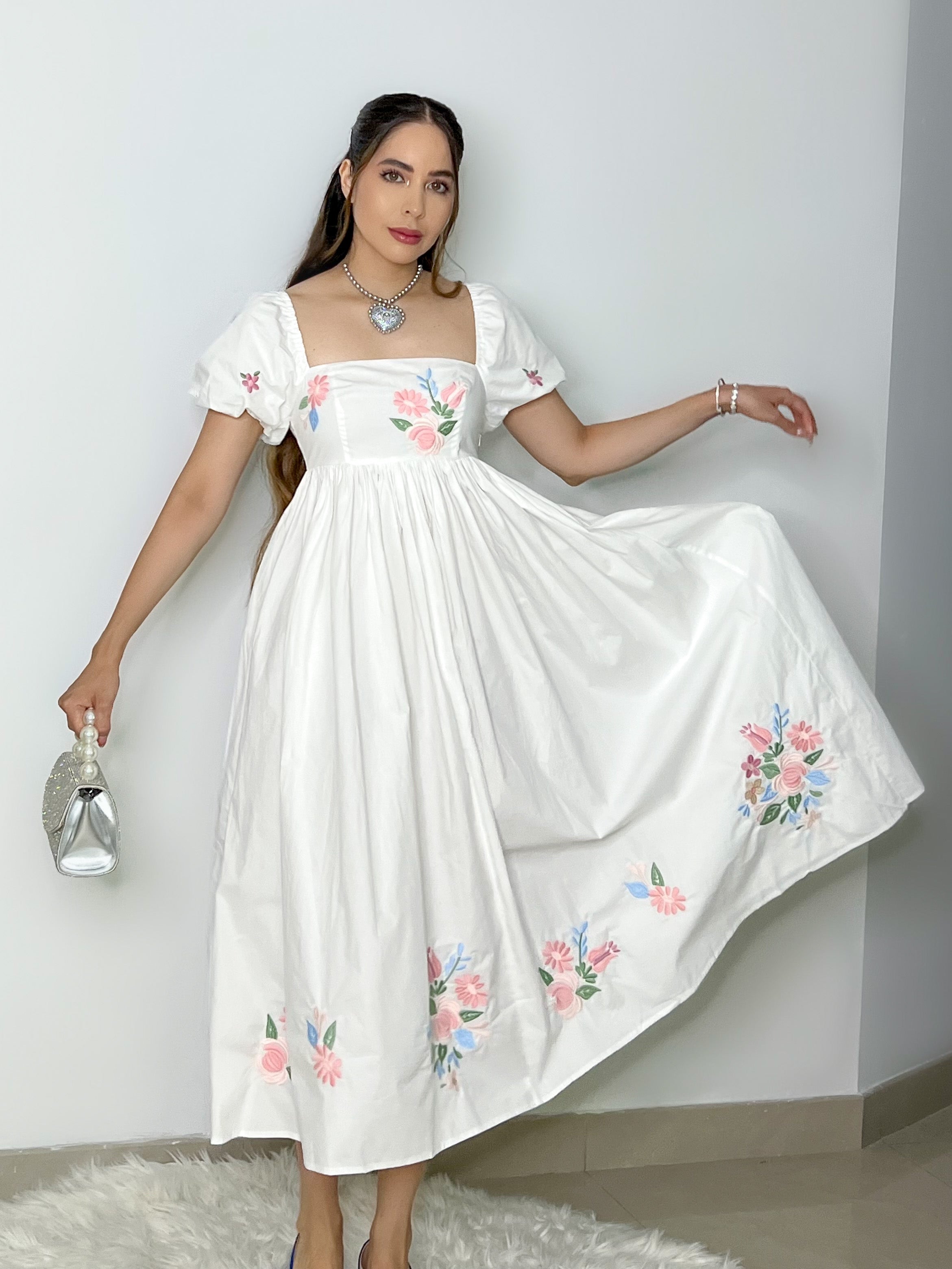 COLLAR CORAZÓN PLATEADO