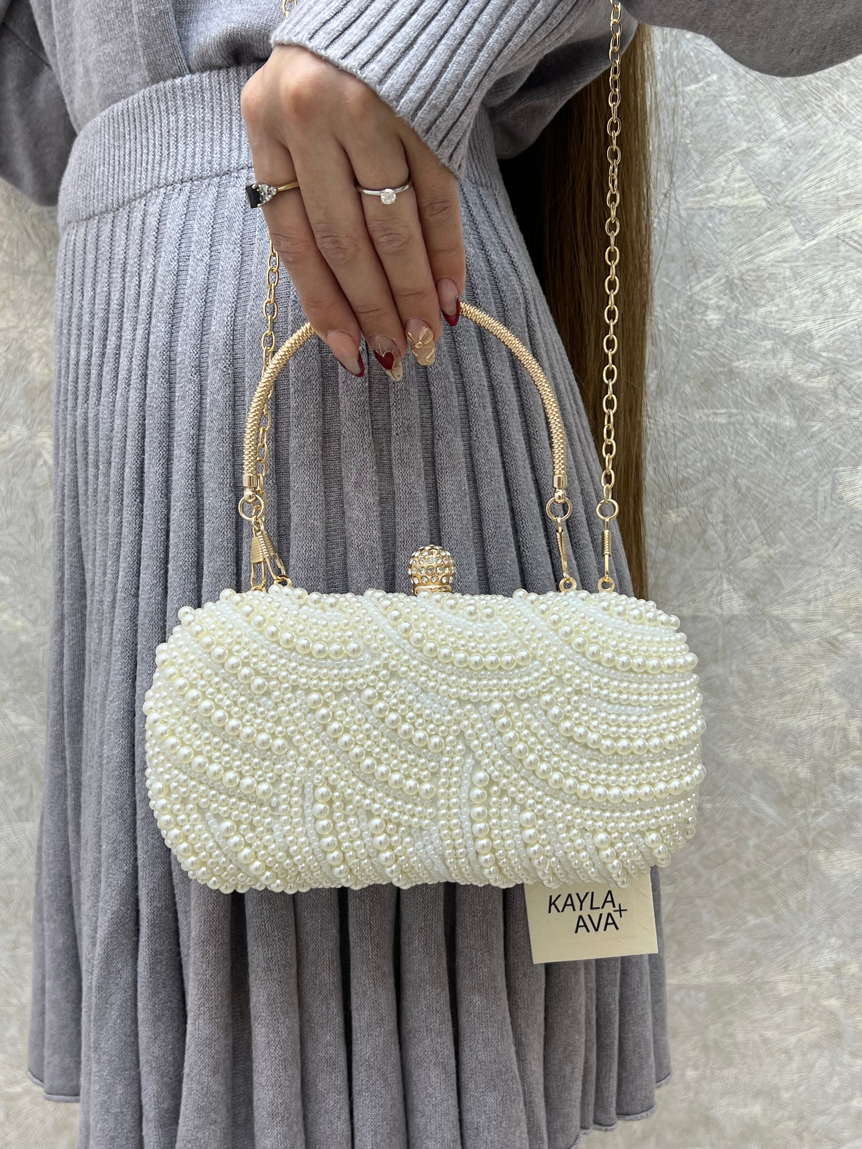 BOLSO RIGIDO CON PERLAS BLANCO