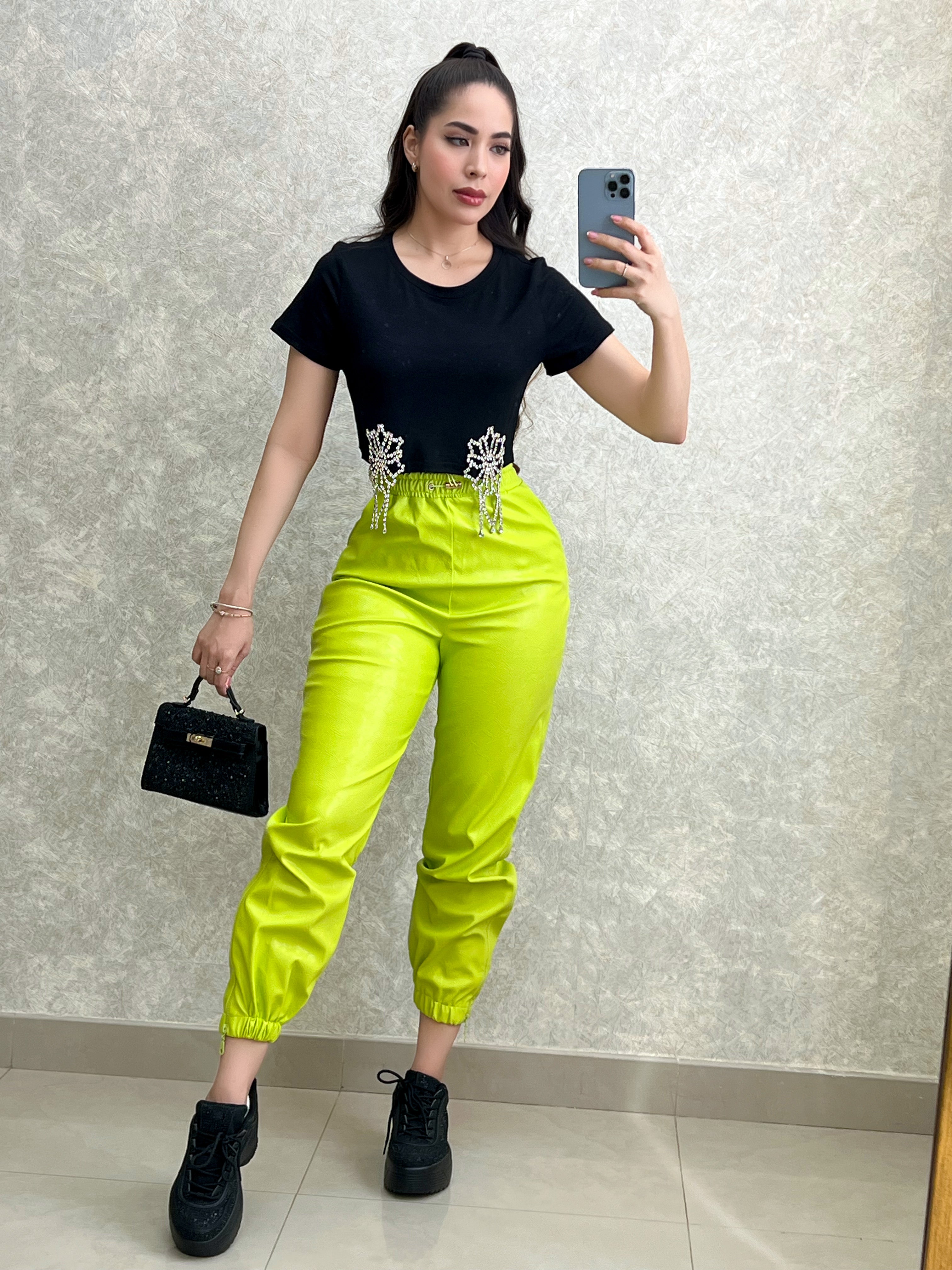 JOGGER VERDE CON CIERRES LATERALES