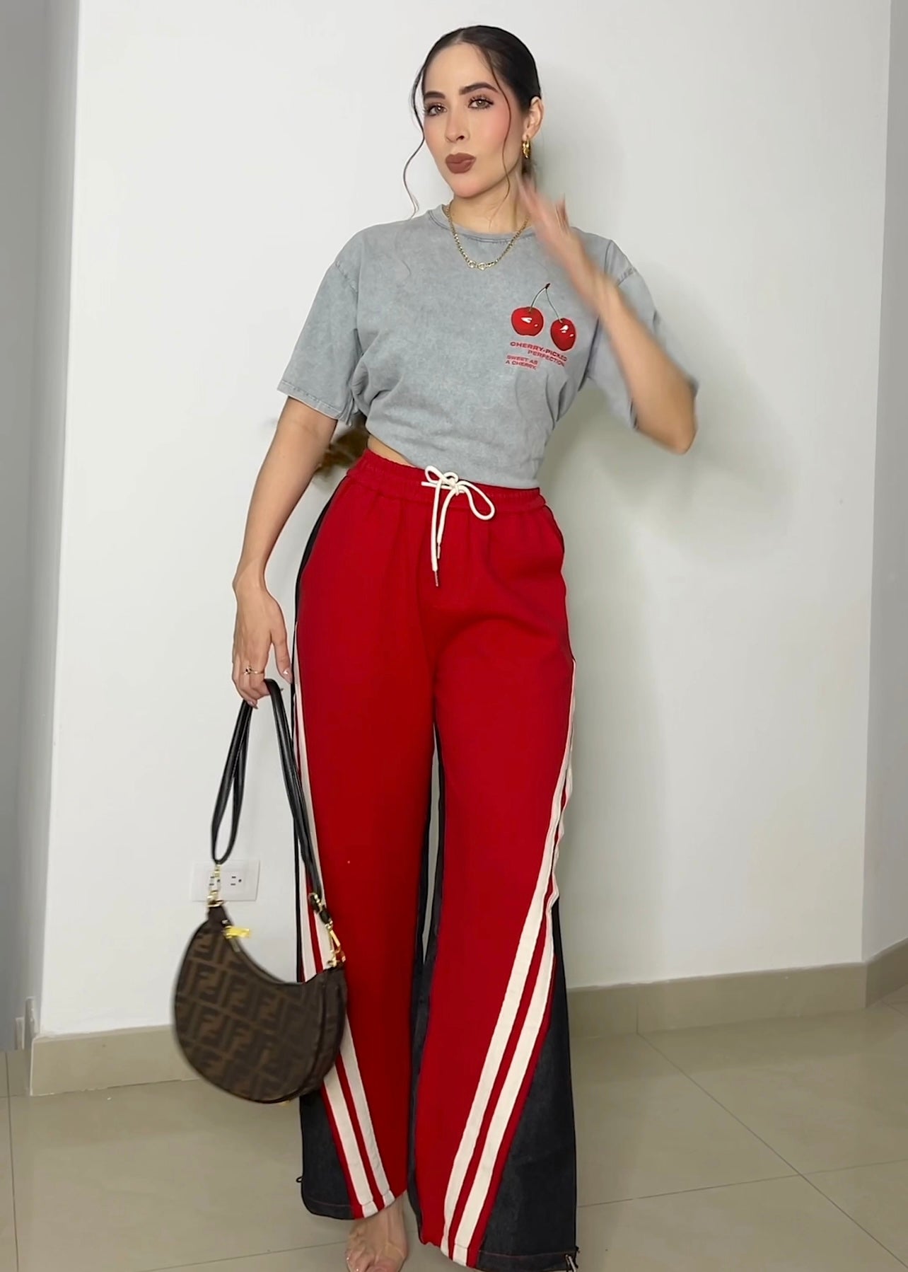 PANTALÓN ROJO CON DENIM