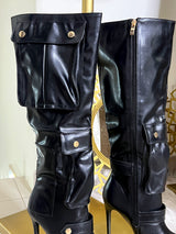 BOTAS NEGRAS CON BOLSAS