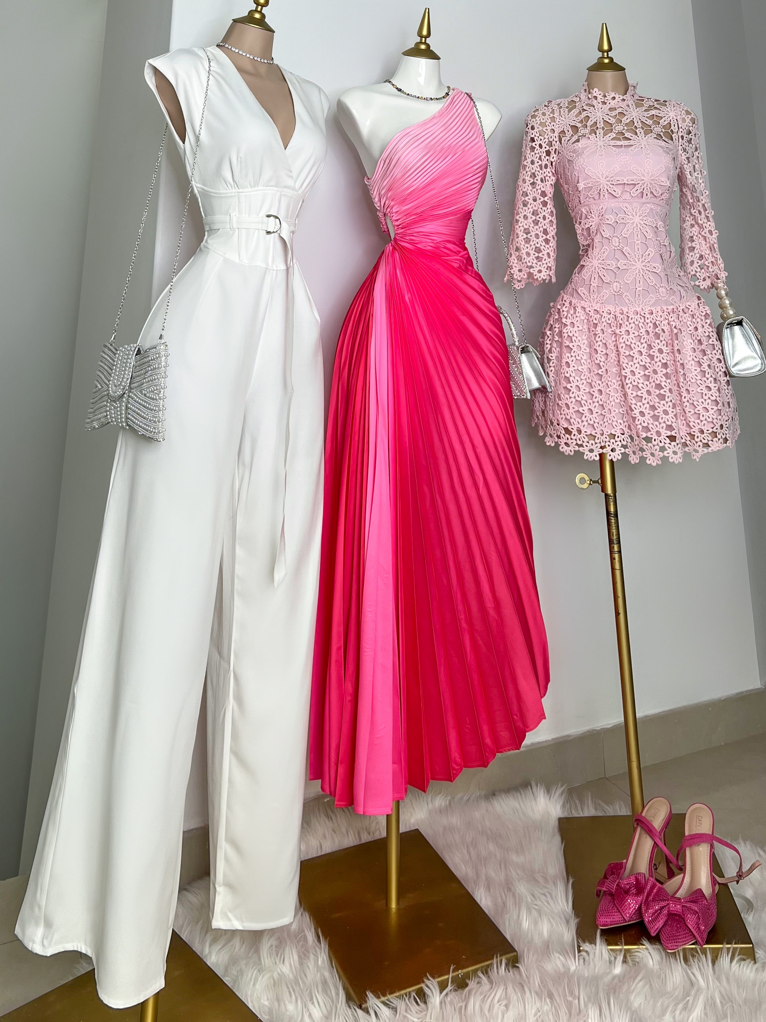 PALAZZO BLANCO CON CINTURÓN