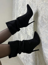 BOTAS NEGRAS CON PEDRERÍA BRILLANTE