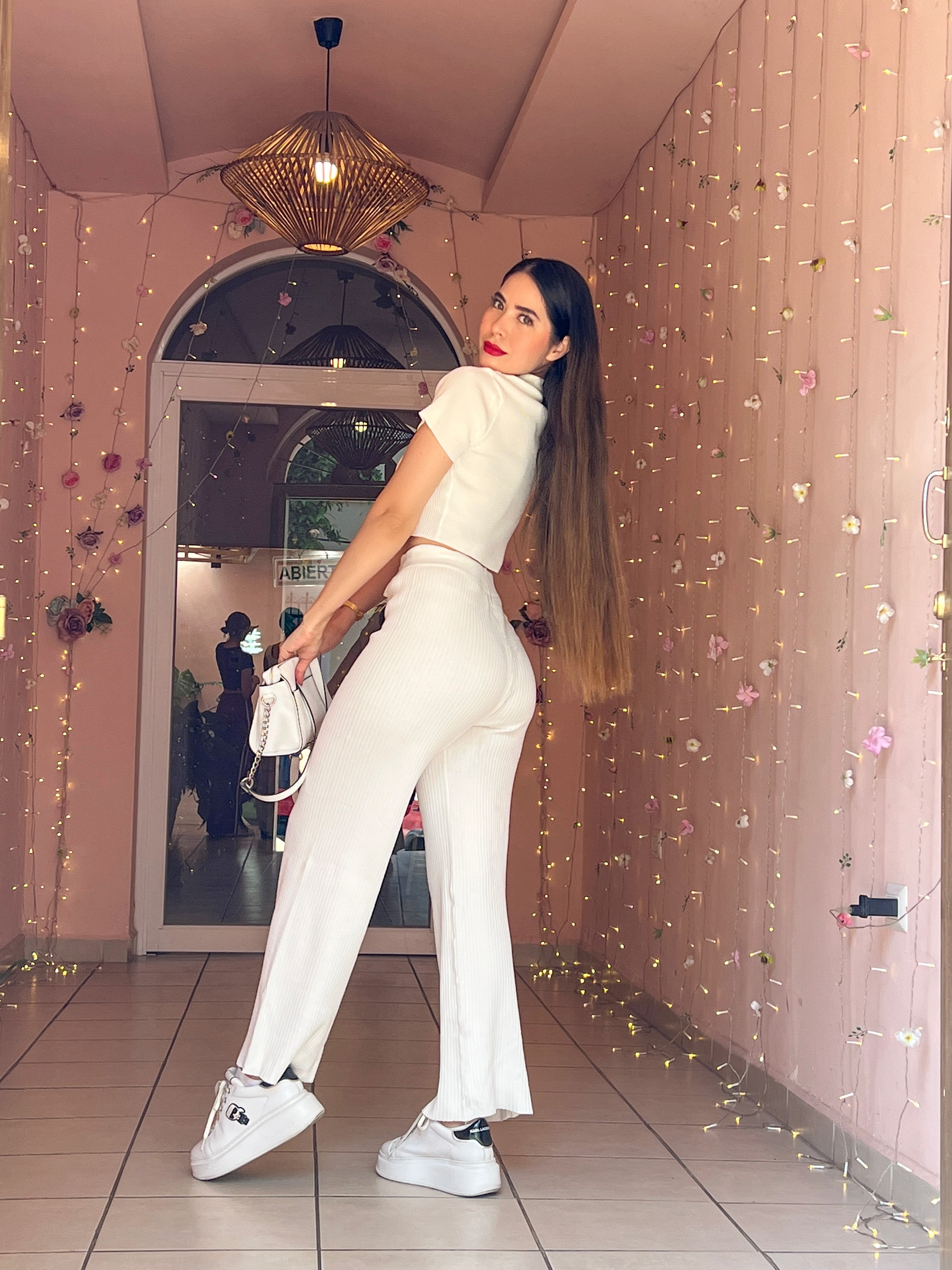 SET BLANCO CON BOTÓN DORADO