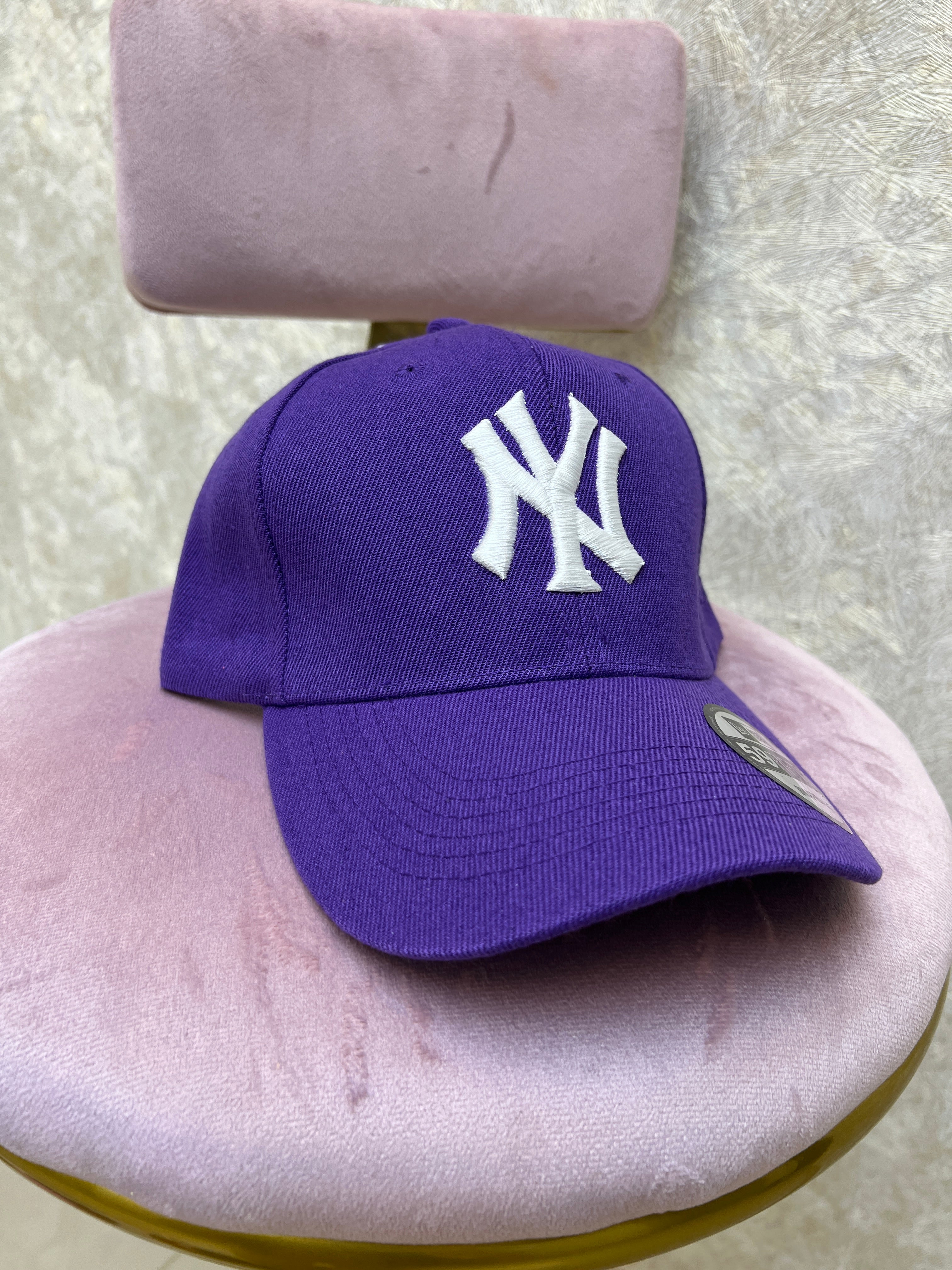 GORRA MORADA NY