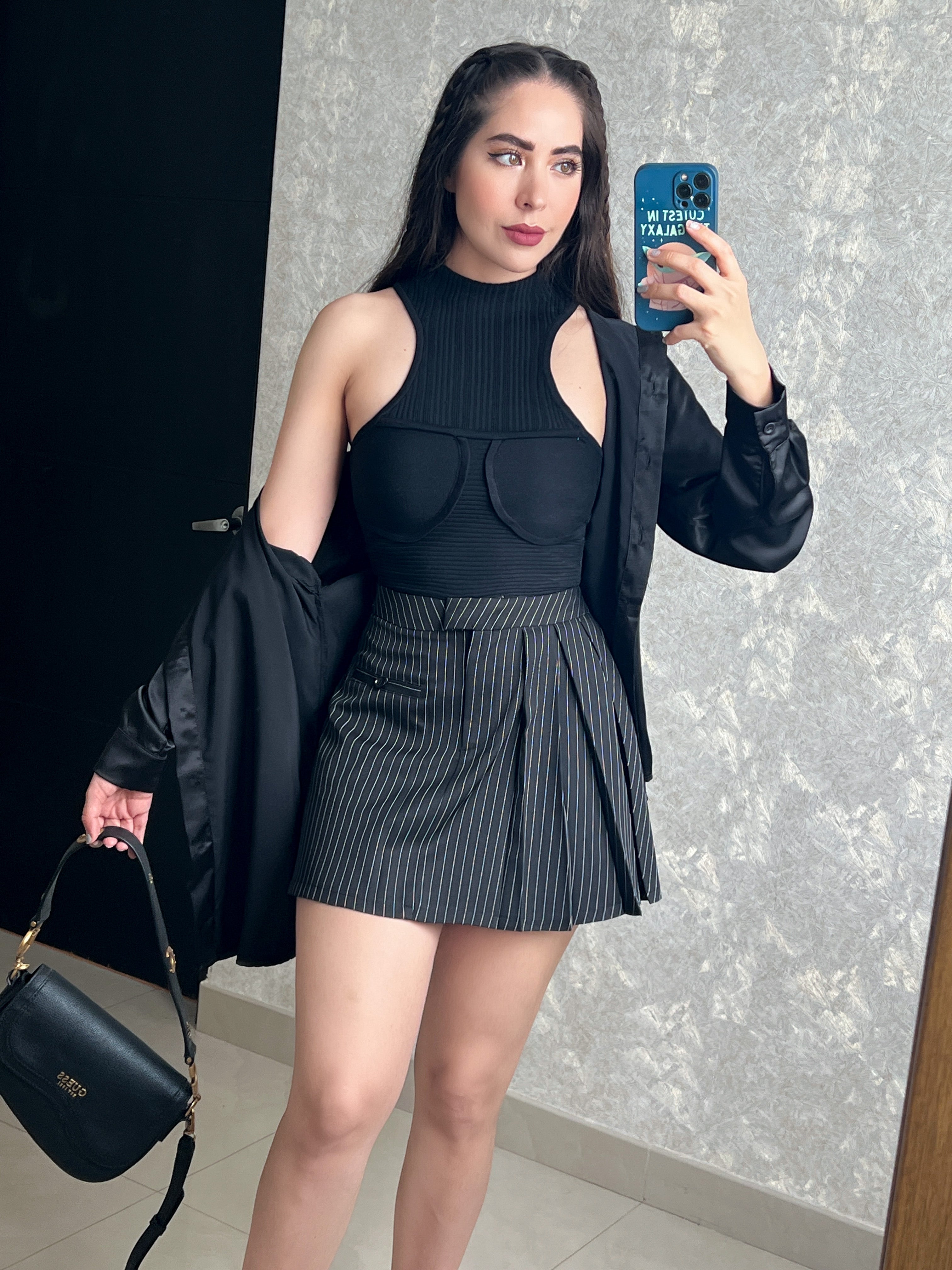 BLUSA NEGRA SIN MANGAS