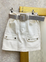 FALDA BLANCA CON CINTURÓN